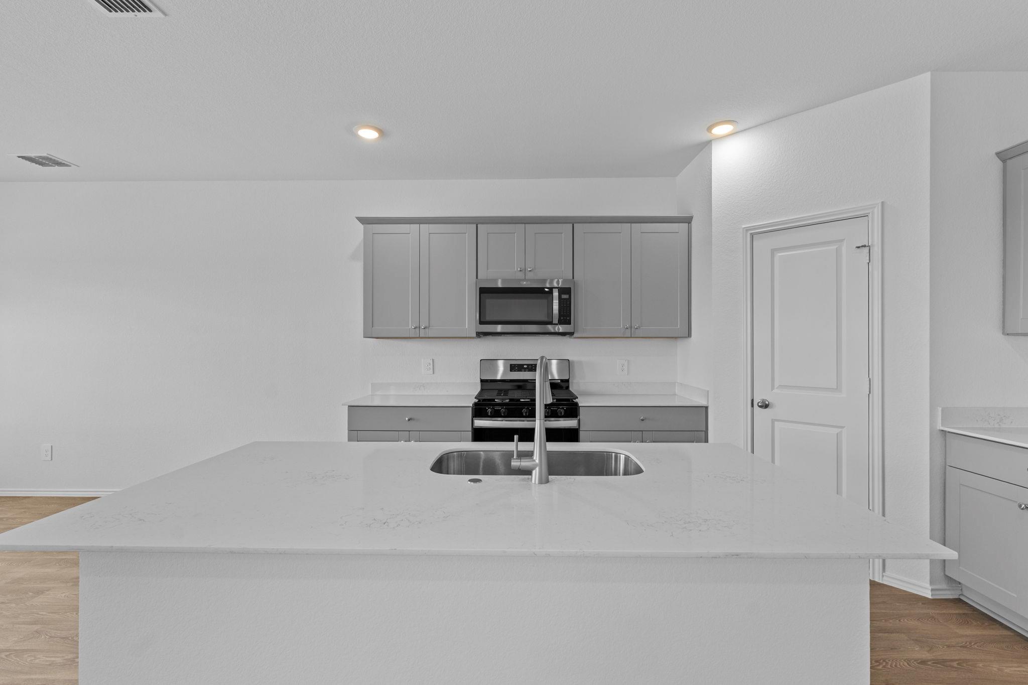 175 Arnold Loop Property Photo 9