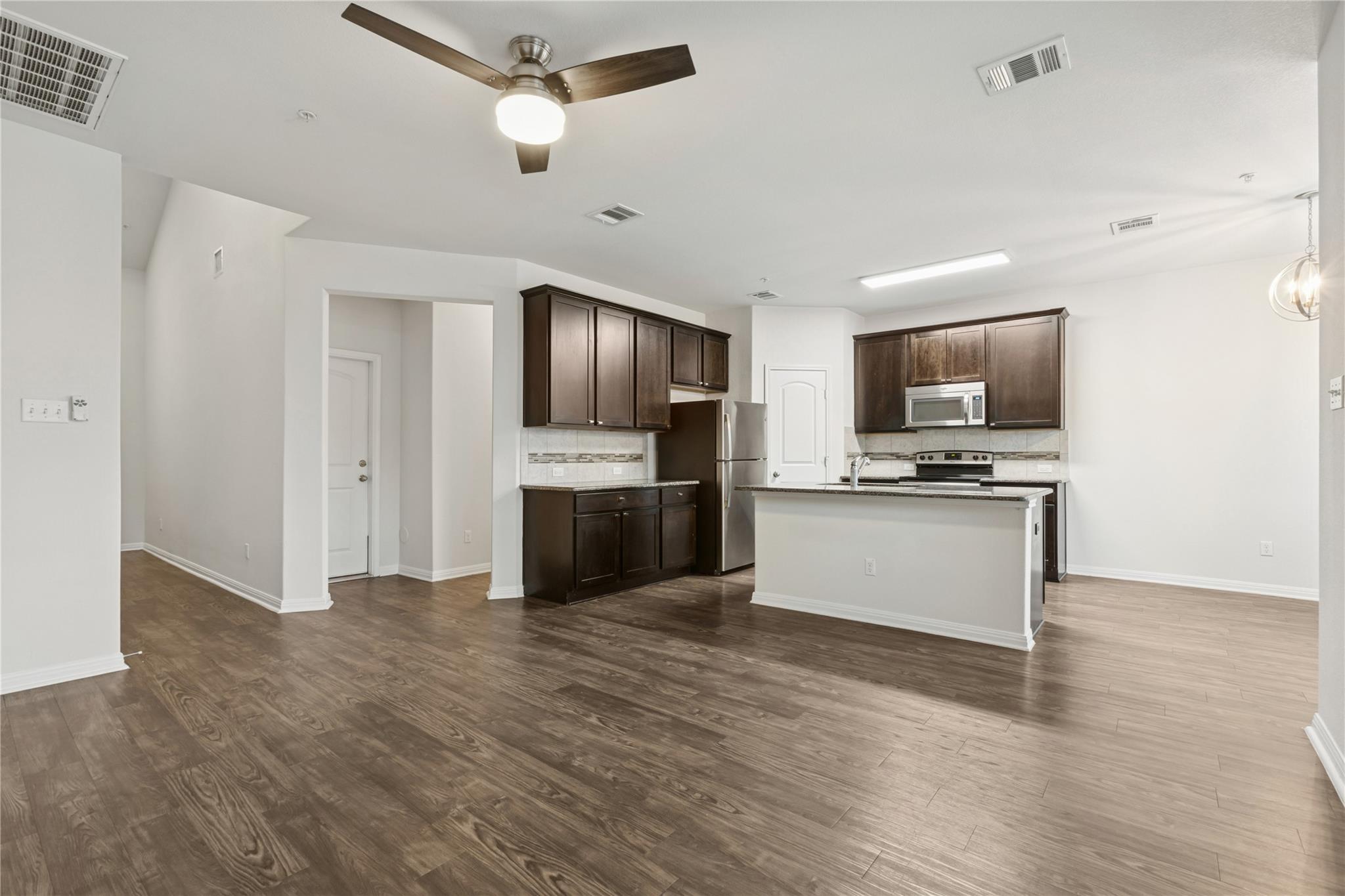 1200 S 10th St #303 Property Photo 3