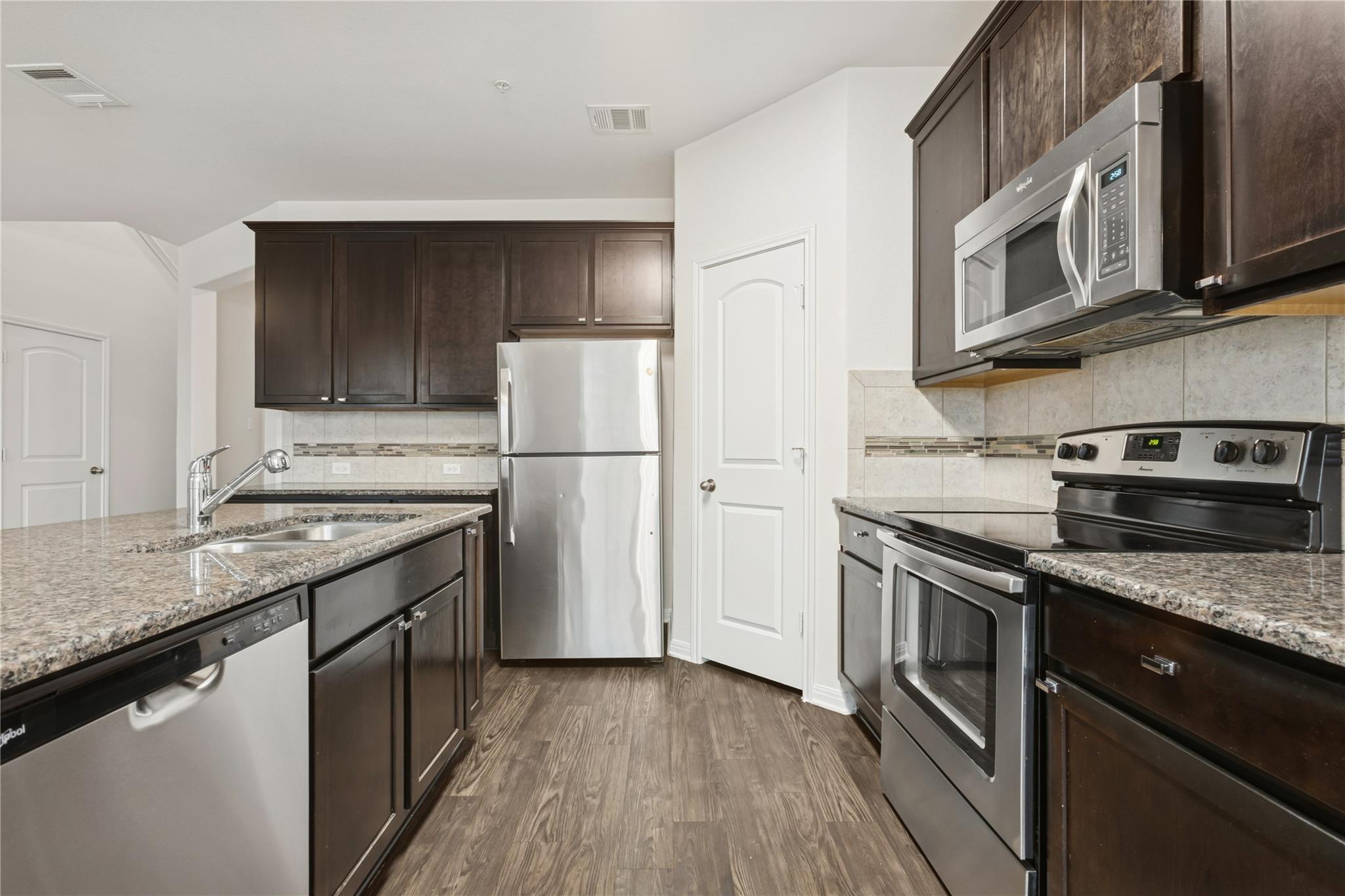 1200 S 10th St #303 Property Photo 5