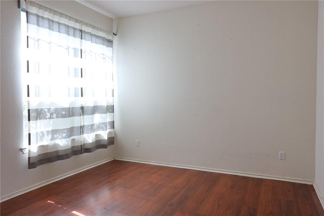 1004 W South St Property Photo 2