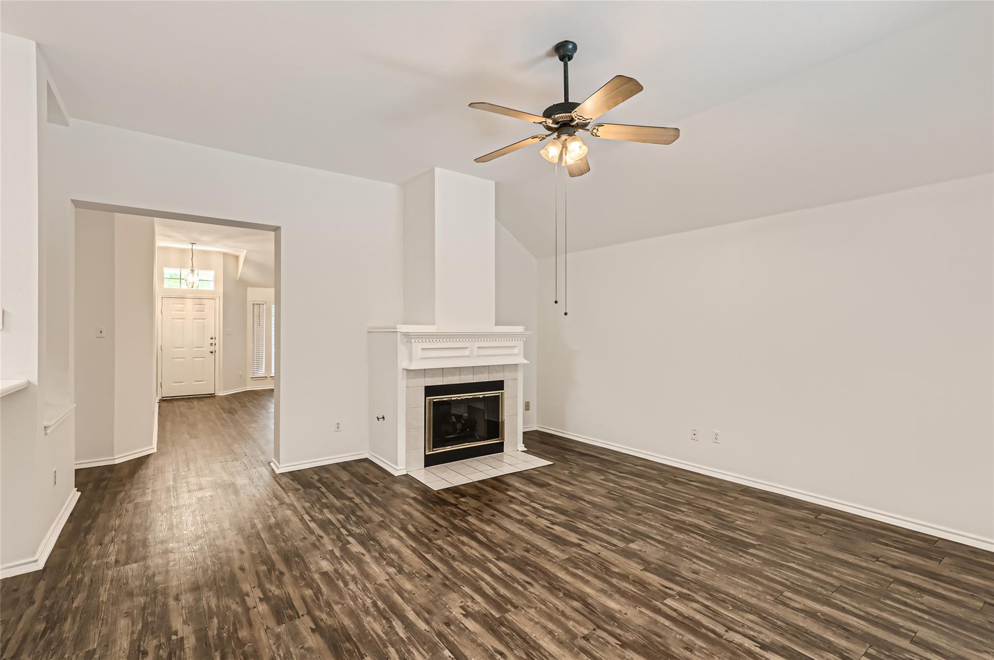 3948 Artesia Bnd Property Photo 8