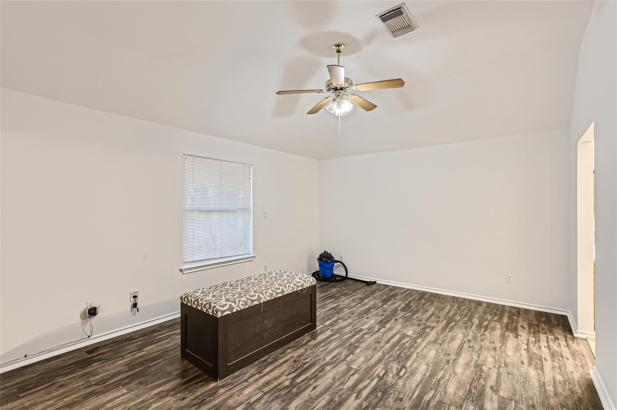 3948 Artesia Bnd Property Photo 11