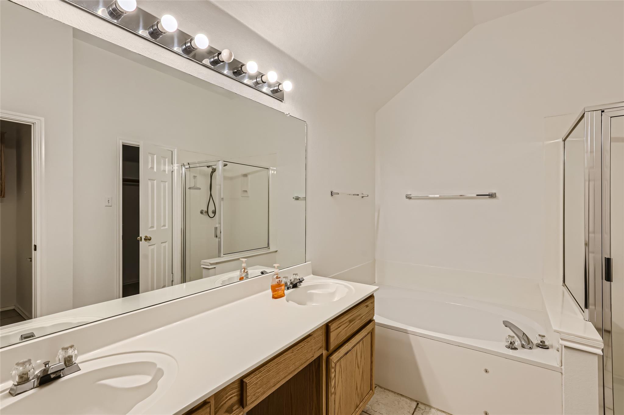 3948 Artesia Bnd Property Photo 12
