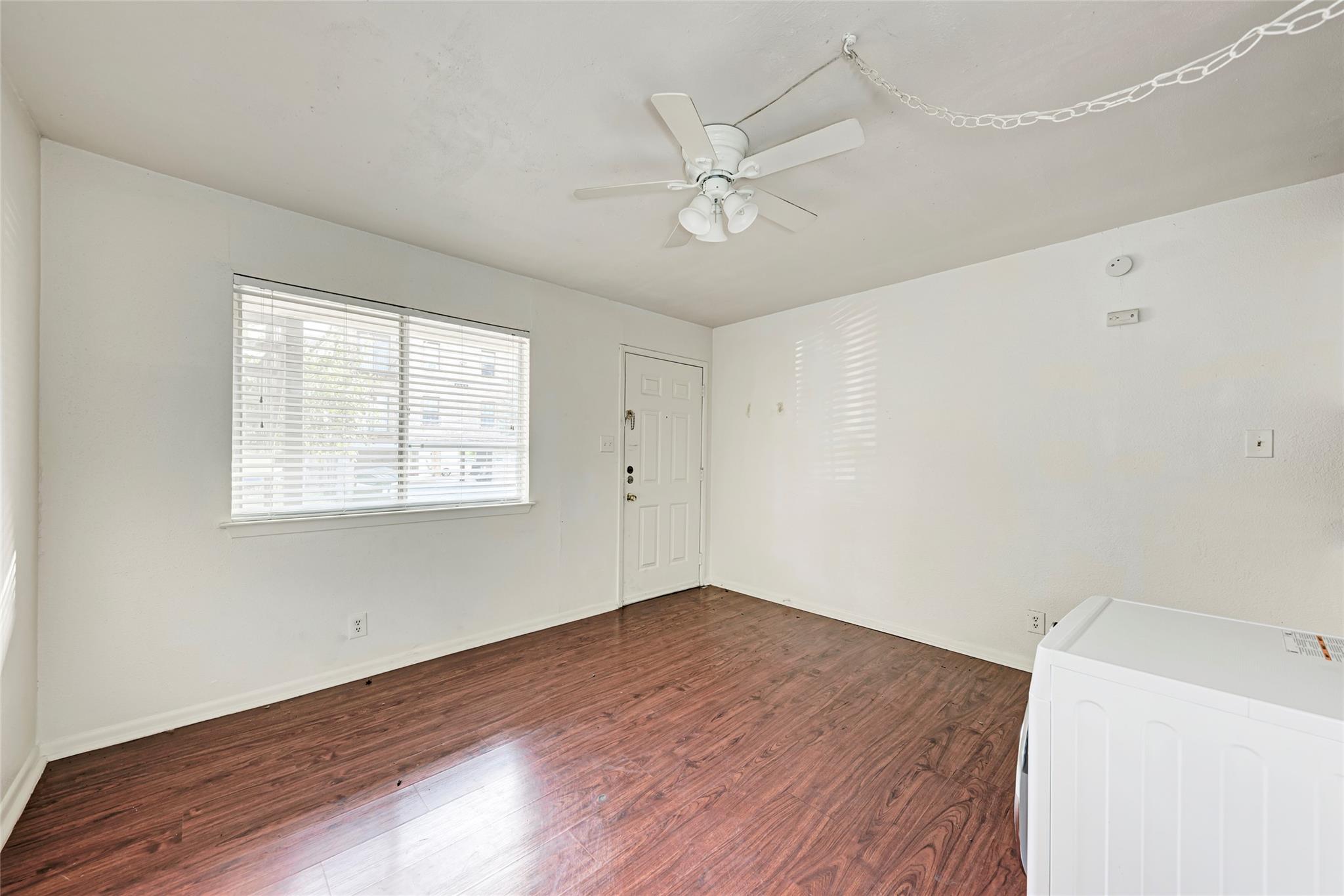 1010 W 23rd St #5 Property Photo 3