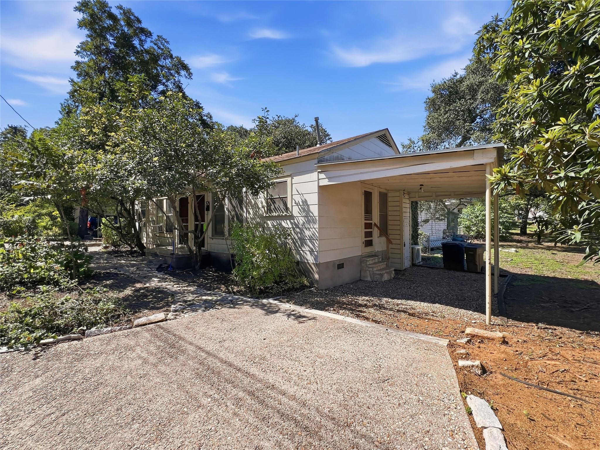 1402 Hillside Ave Property Photo 1