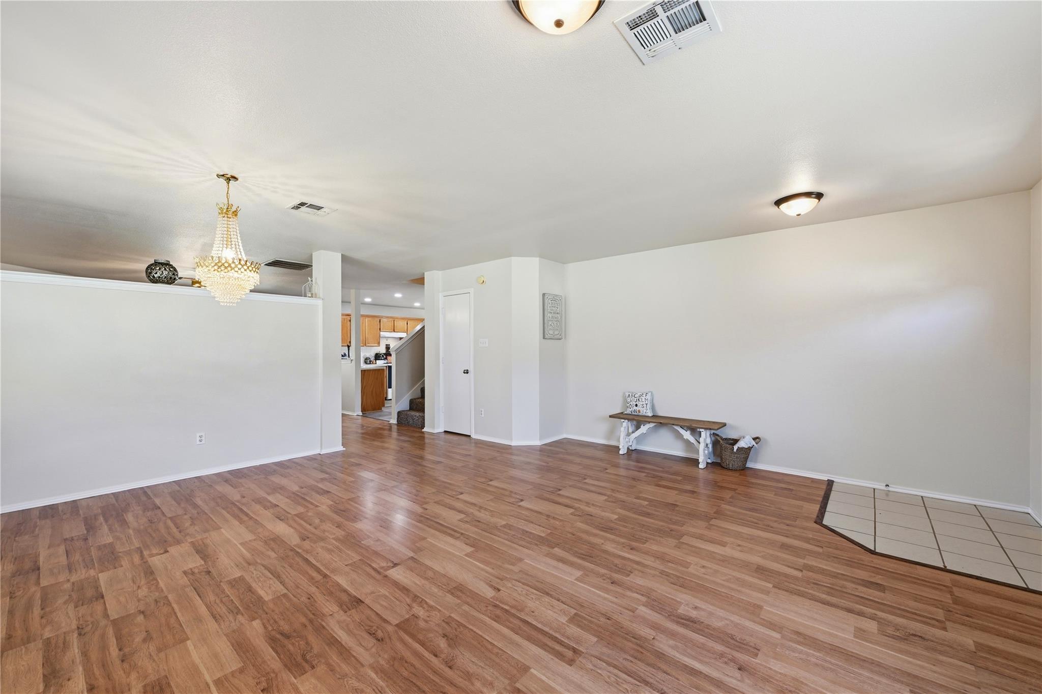 803 Margaret Lee St Property Photo 3