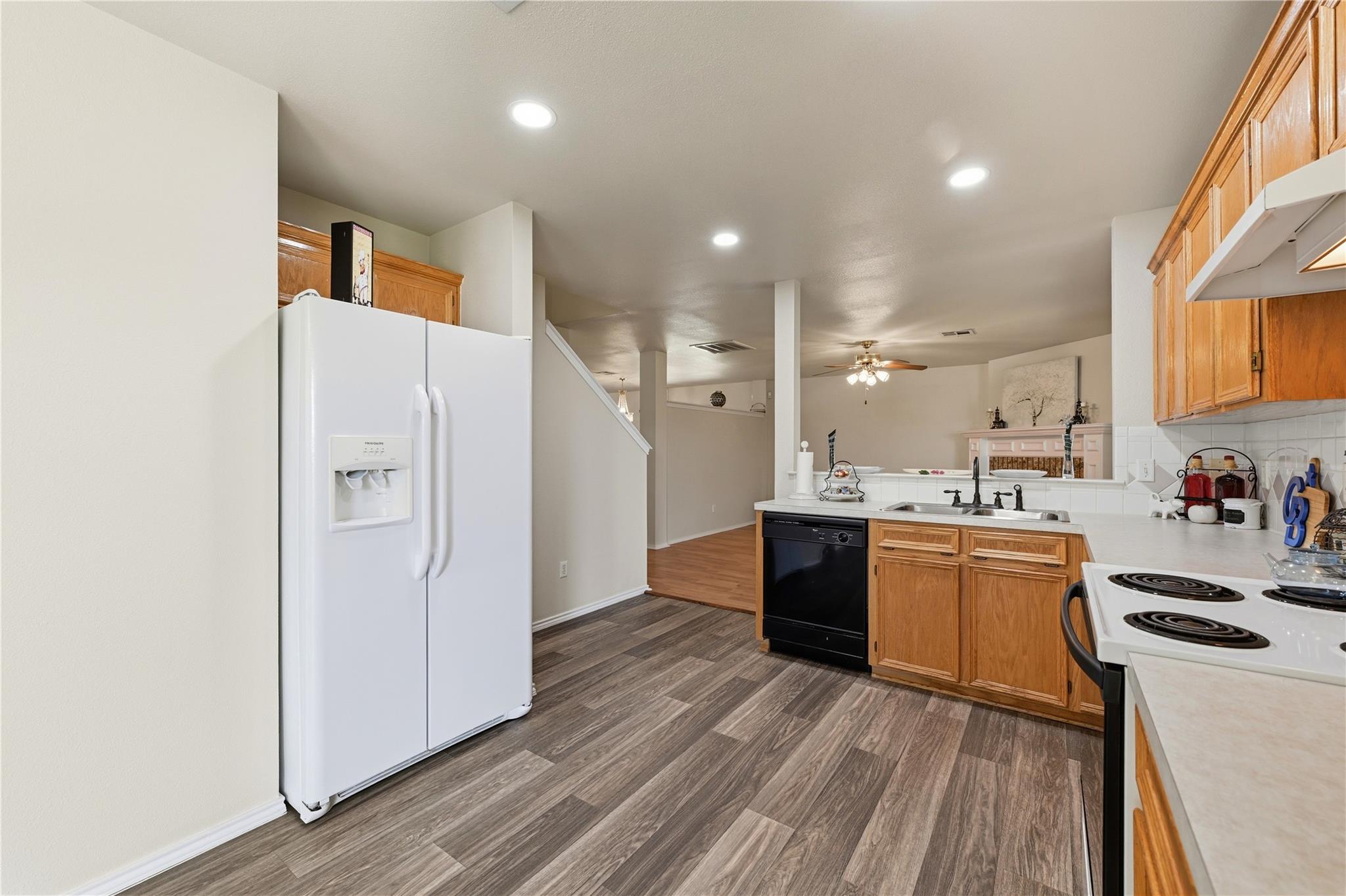 803 Margaret Lee St Property Photo 13