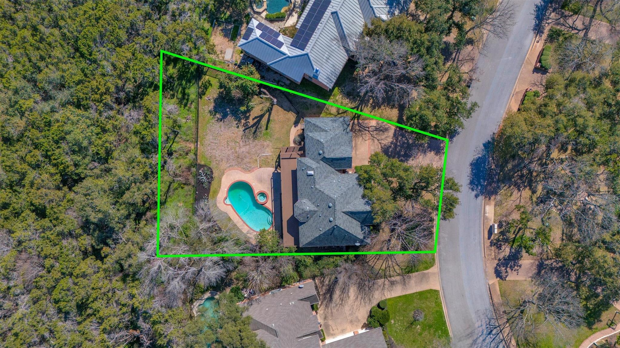 9288 Scenic Bluff Dr Property Photo 2