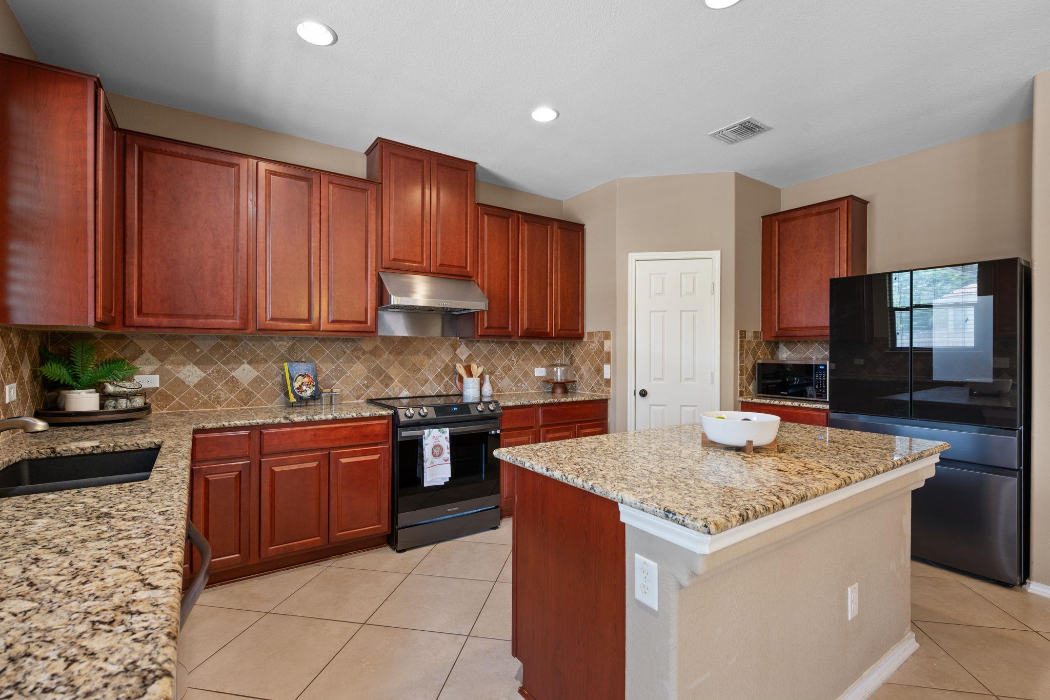 1012 Autumn Sage Way Property Photo 8