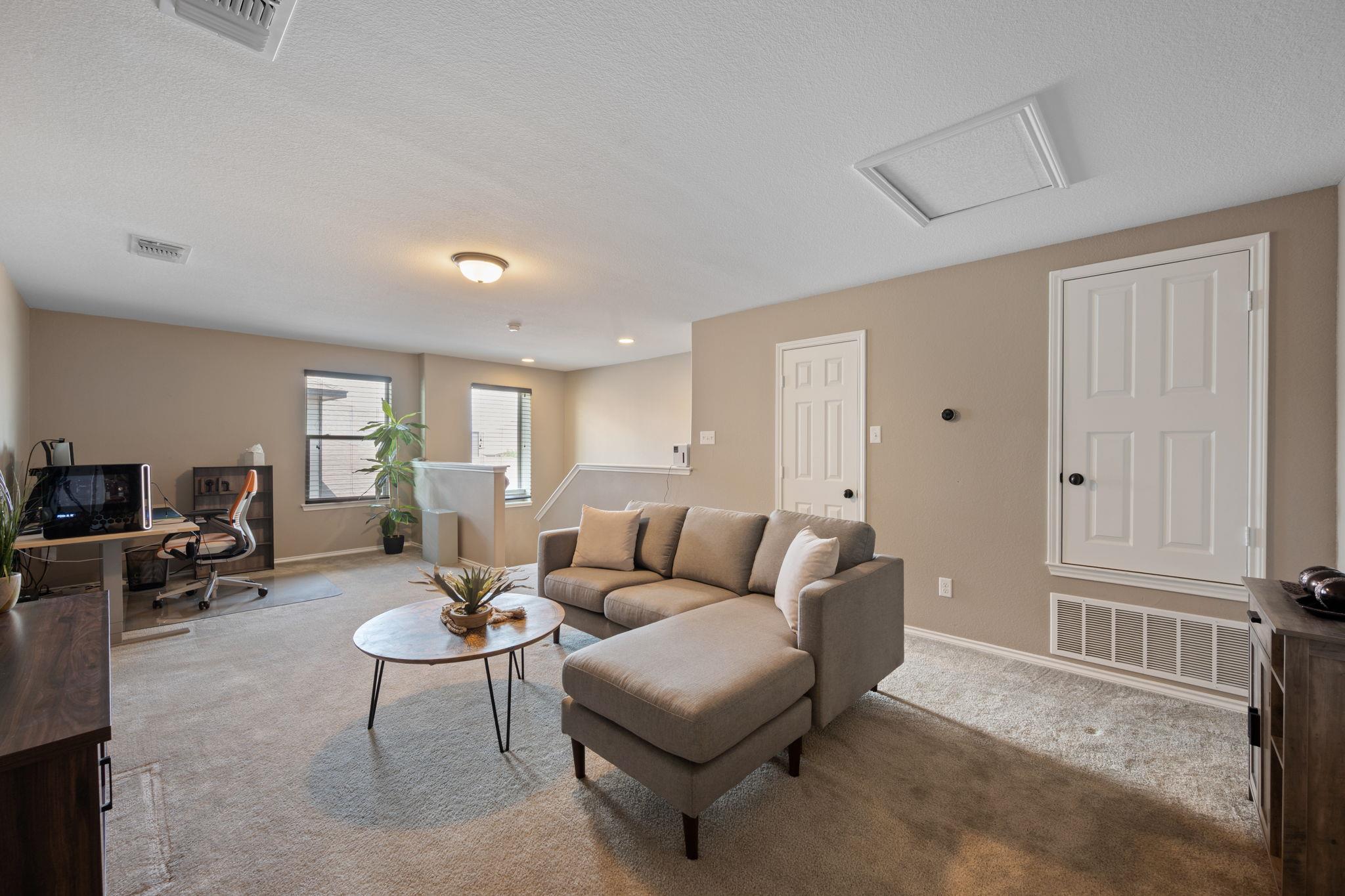 1012 Autumn Sage Way Property Photo 21