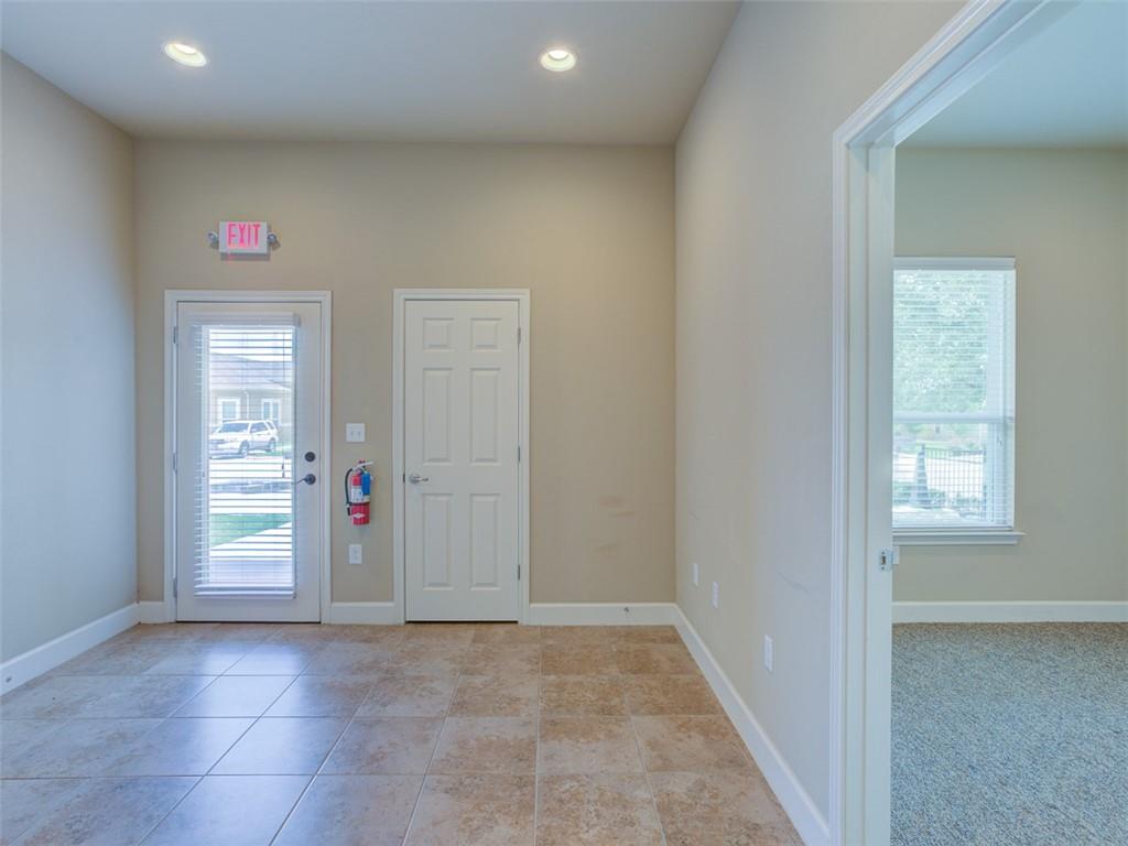 2301 S Bagdad Rd #301 Property Photo 10