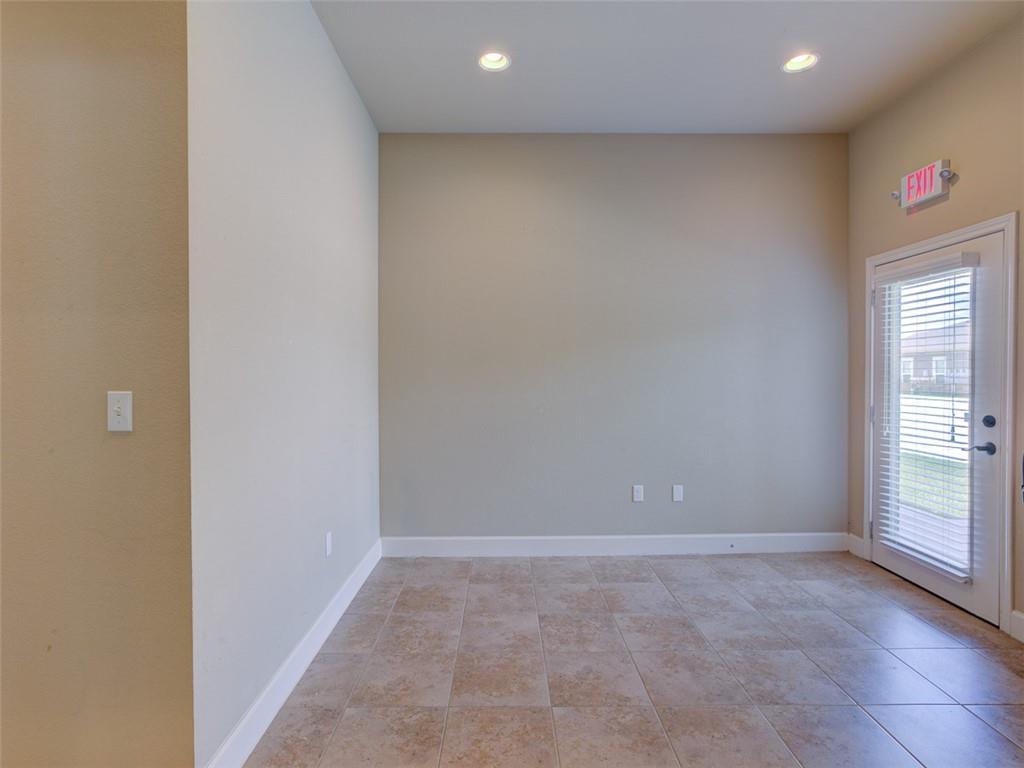 2301 S Bagdad Rd #301 Property Photo 11