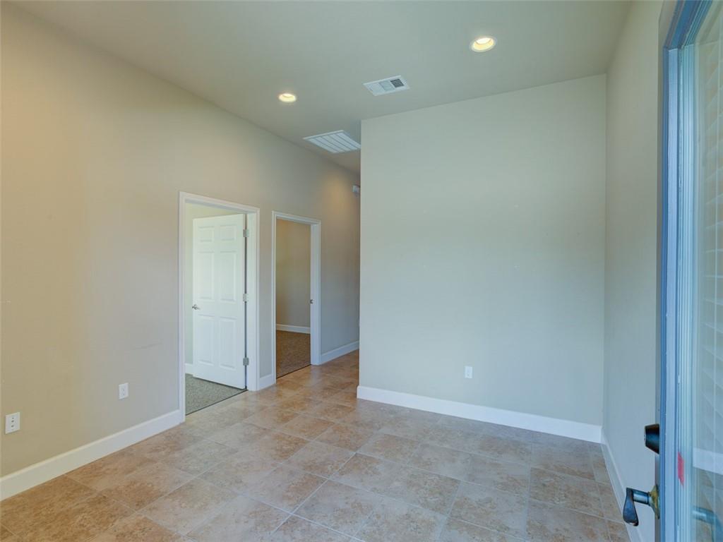2301 S Bagdad Rd #301 Property Photo 12