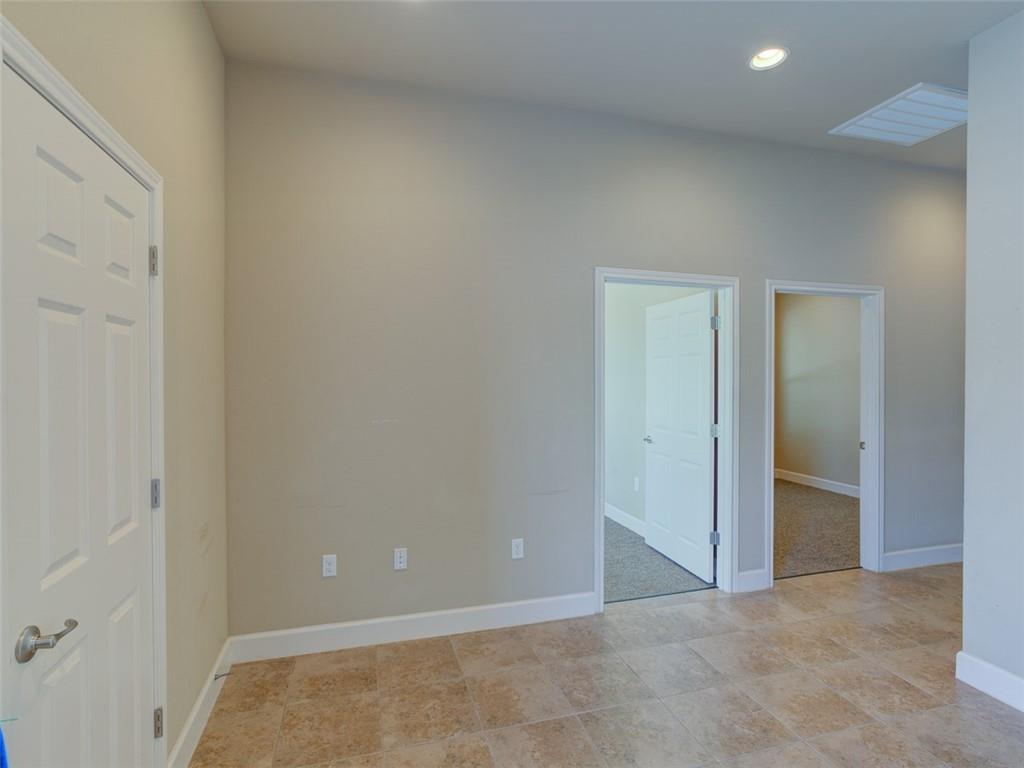 2301 S Bagdad Rd #301 Property Photo 13