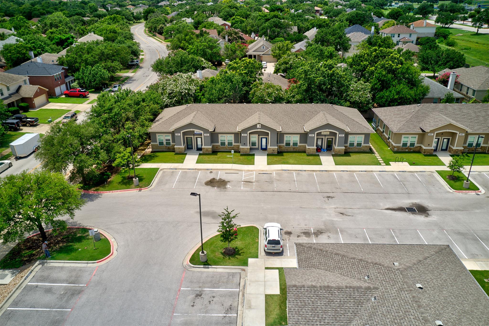 2301 S Bagdad Rd #301 Property Photo 28