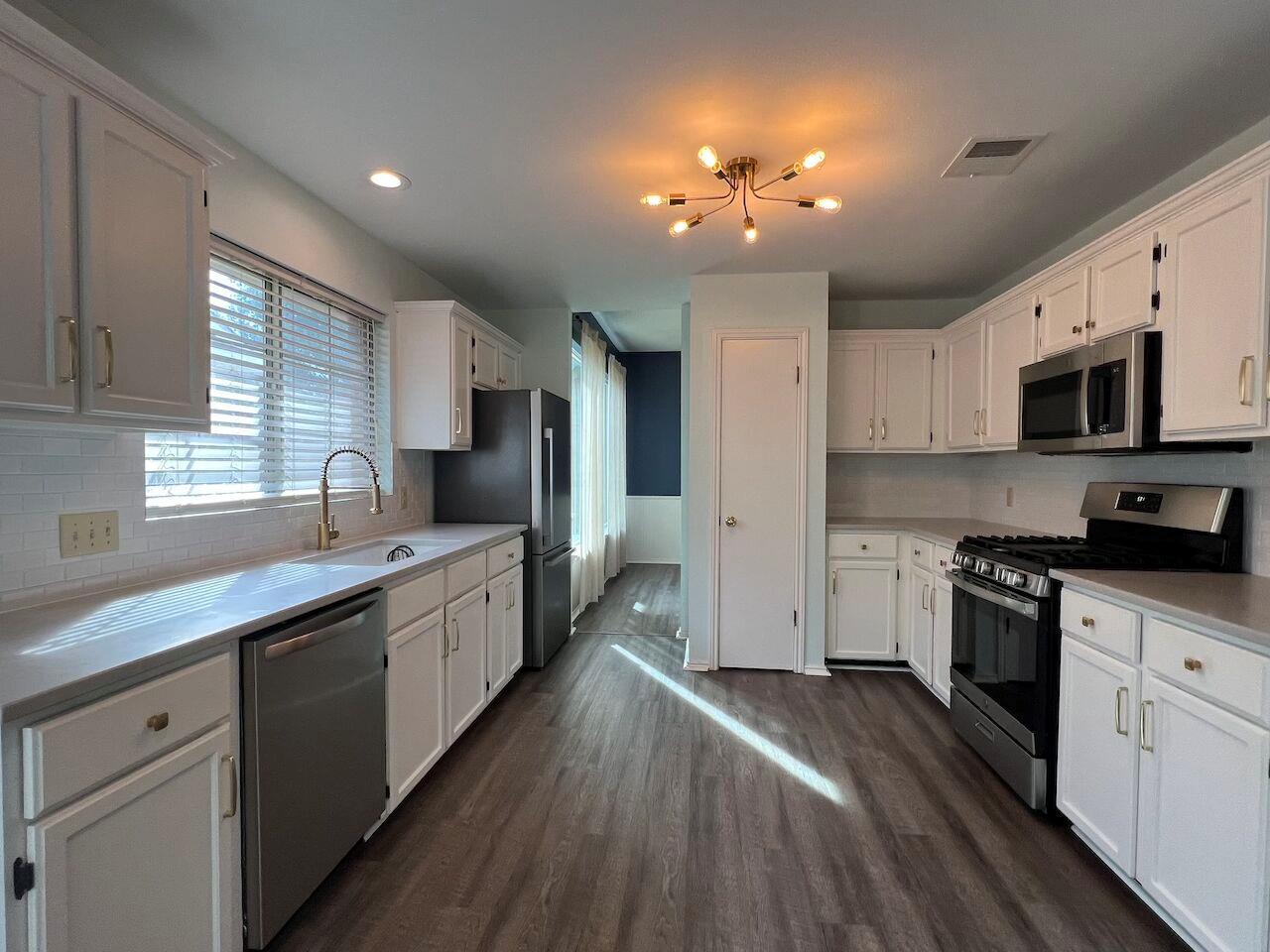 1808 Lion Heart Dr Property Photo 12
