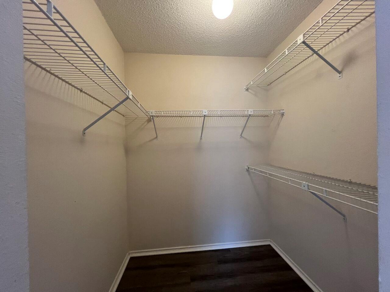 1808 Lion Heart Dr Property Photo 23