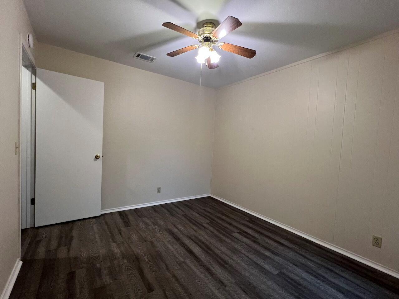 1808 Lion Heart Dr Property Photo 35