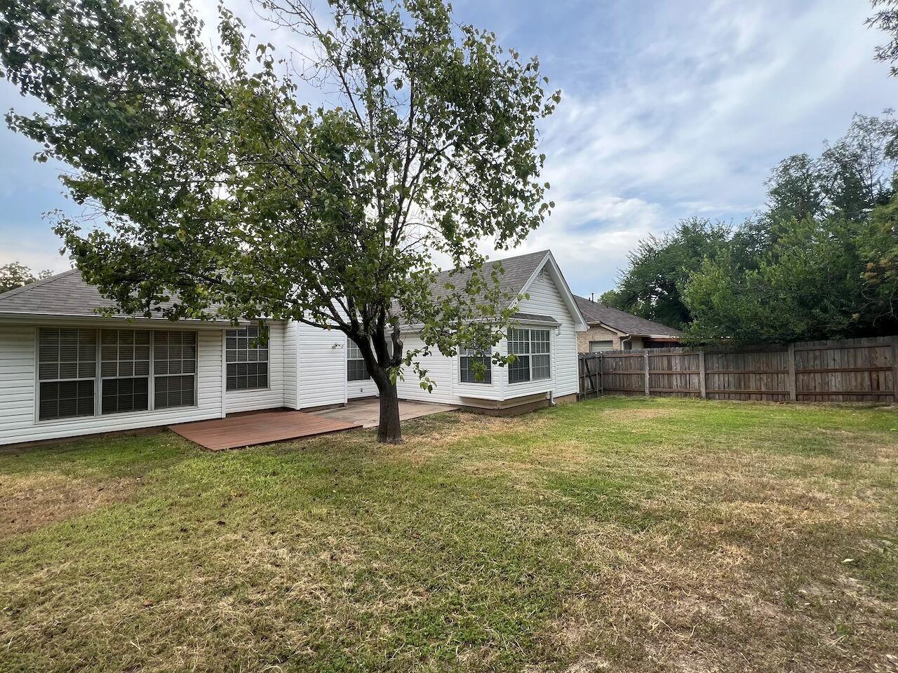 1808 Lion Heart Dr Property Photo 37