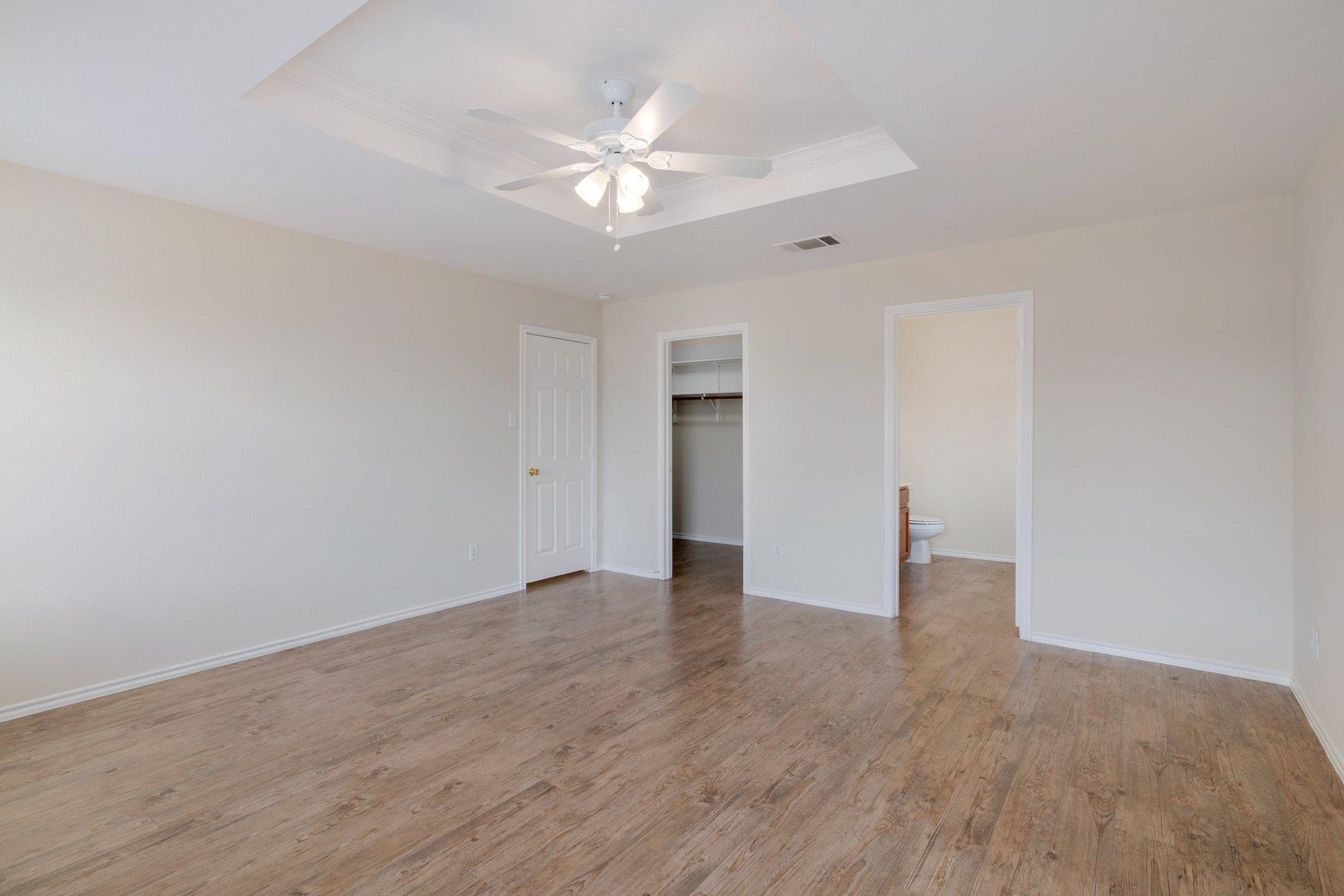 1014 W South St Property Photo 16