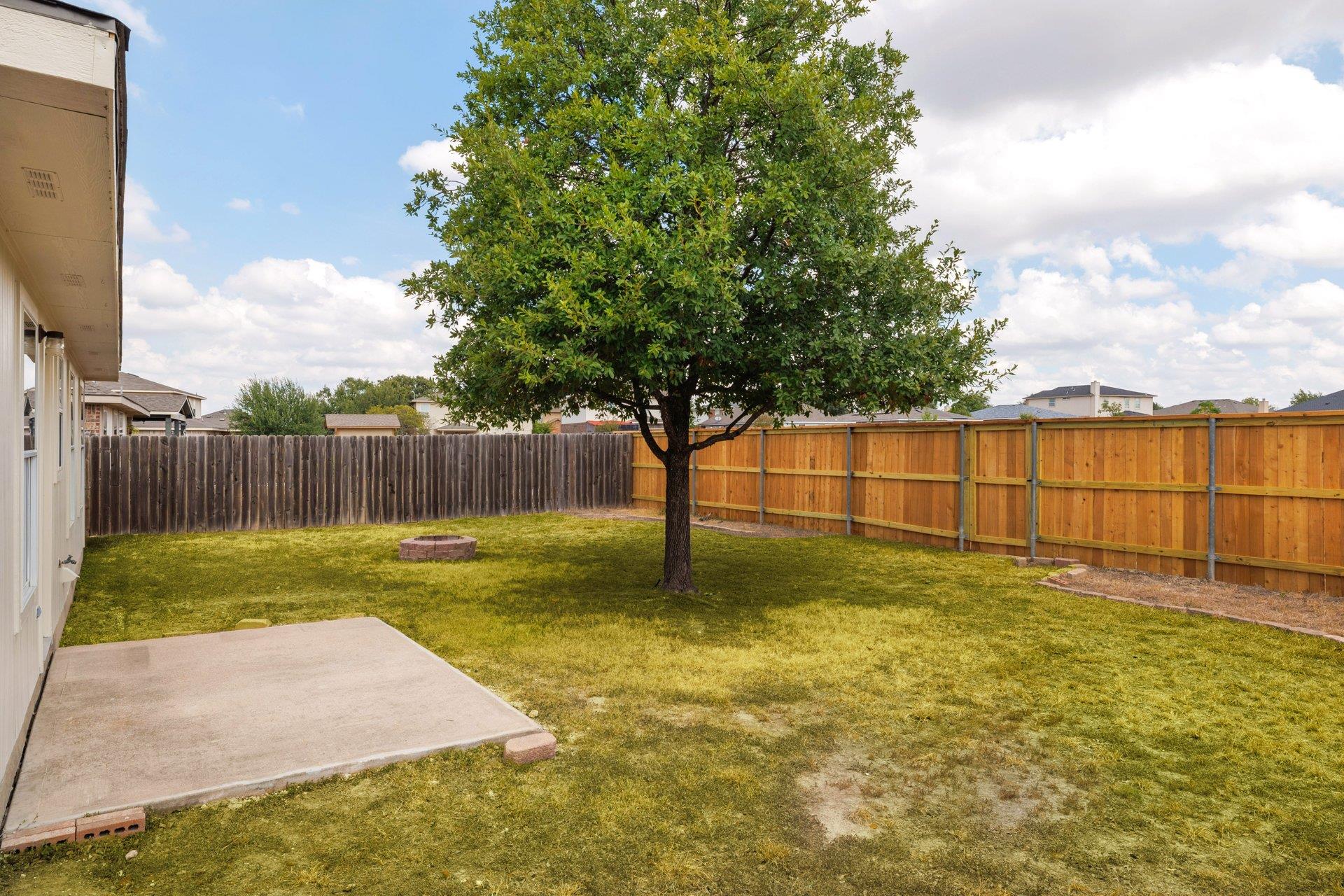 1014 W South St Property Photo 23