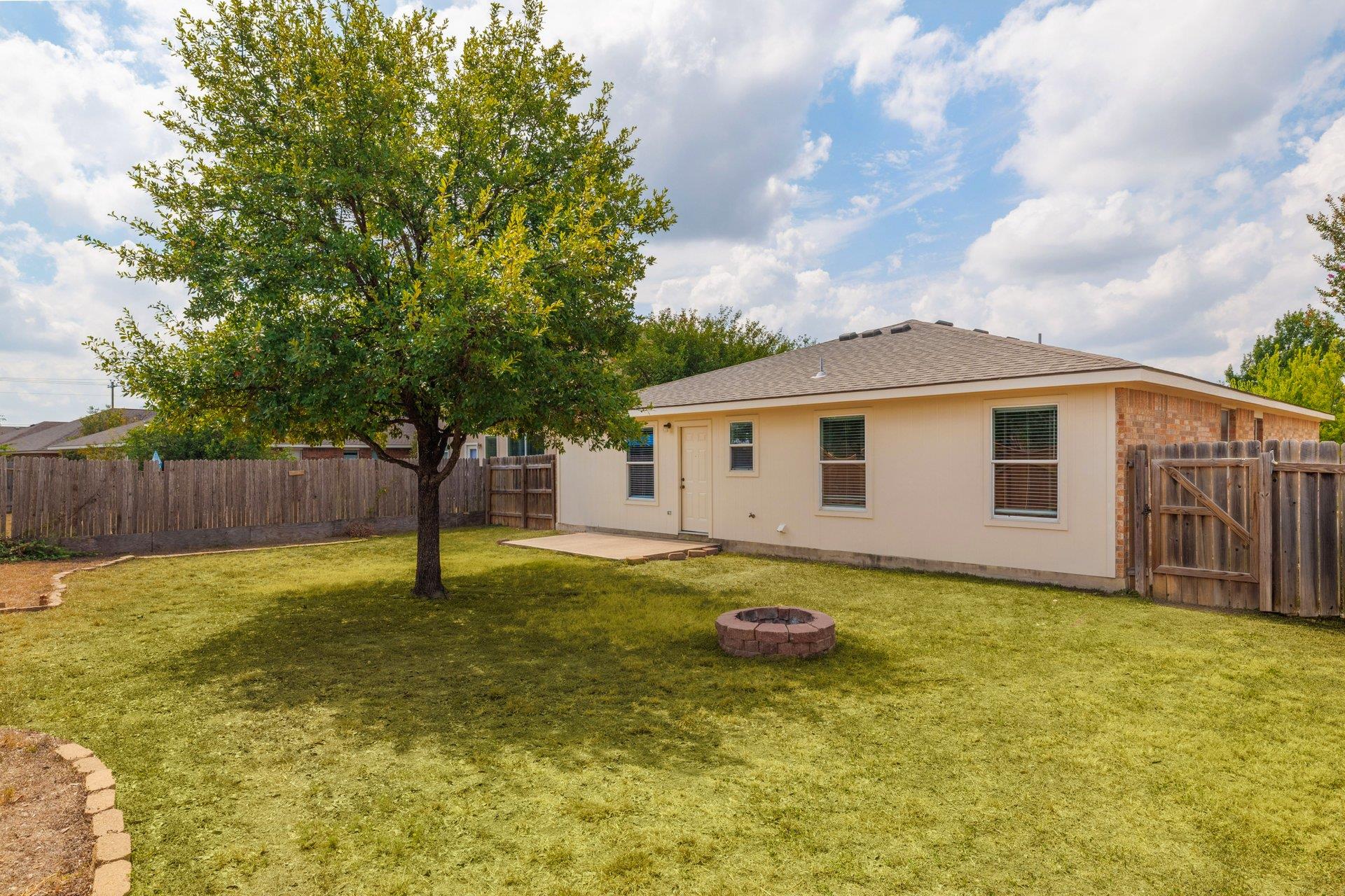 1014 W South St Property Photo 25