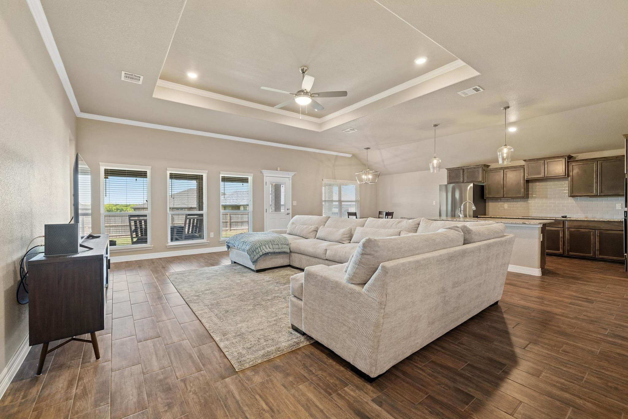7603 Hardin Dr Property Photo 4