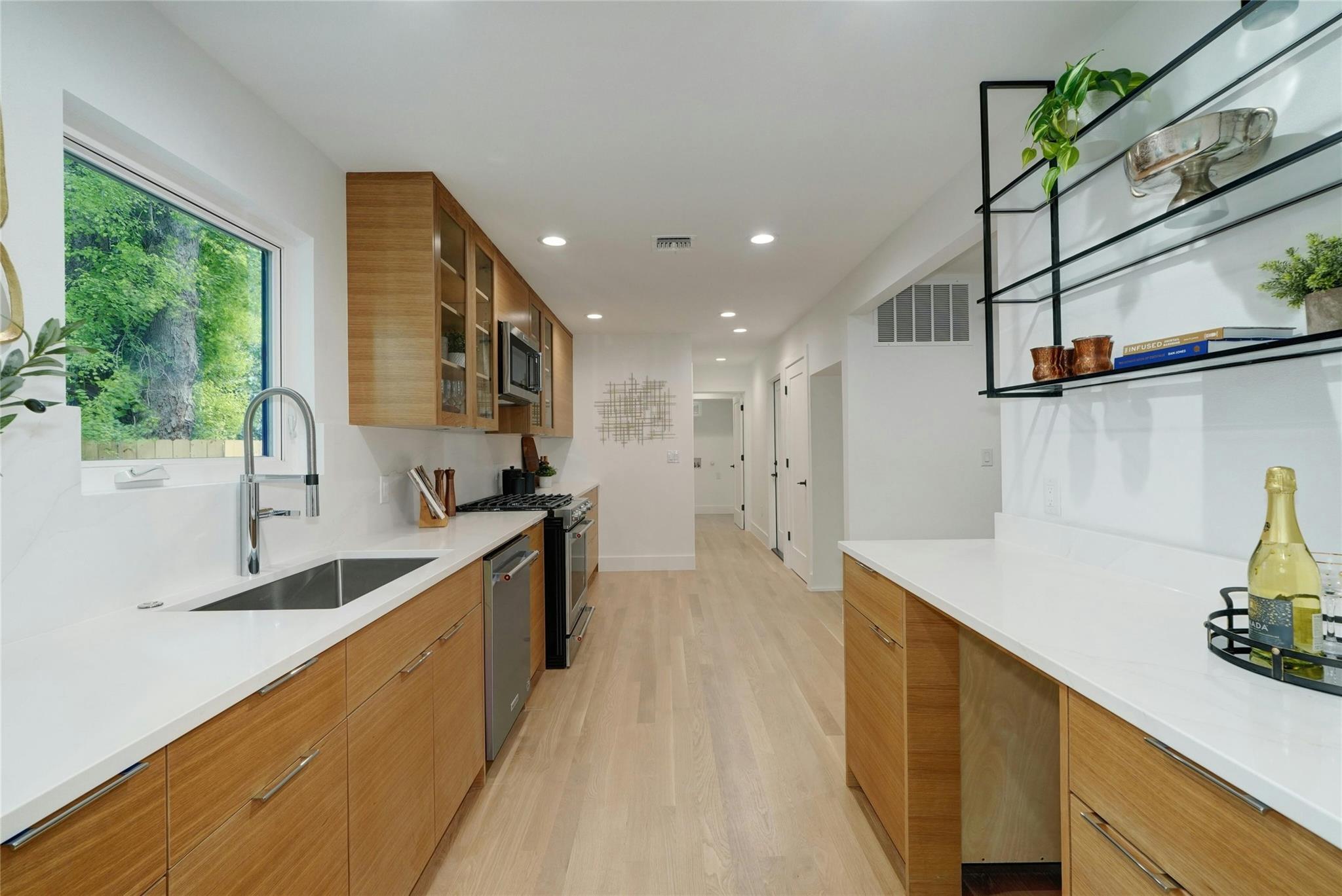 3104 Santa Monica Dr Property Photo 13