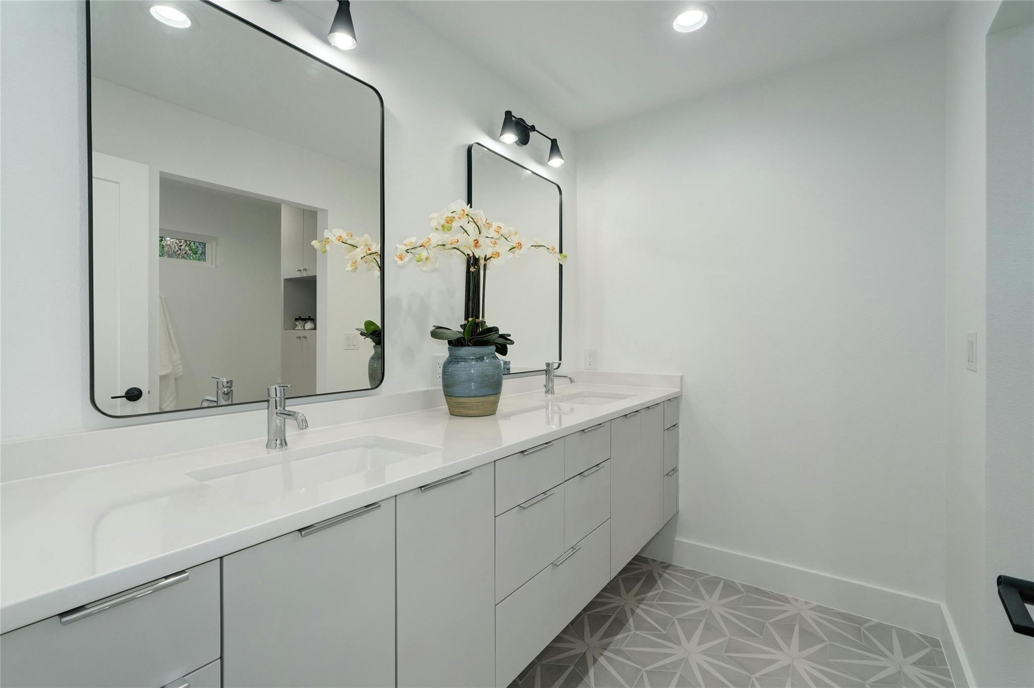 3104 Santa Monica Dr Property Photo 29