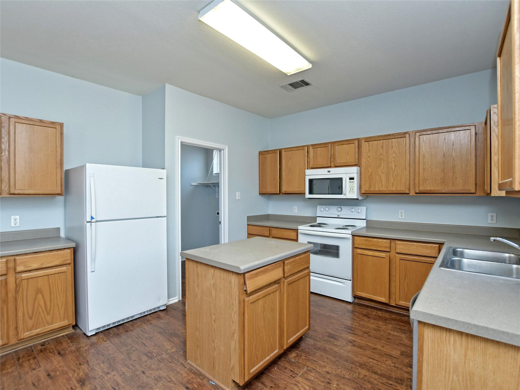 303 Banner Ave Property Photo 10