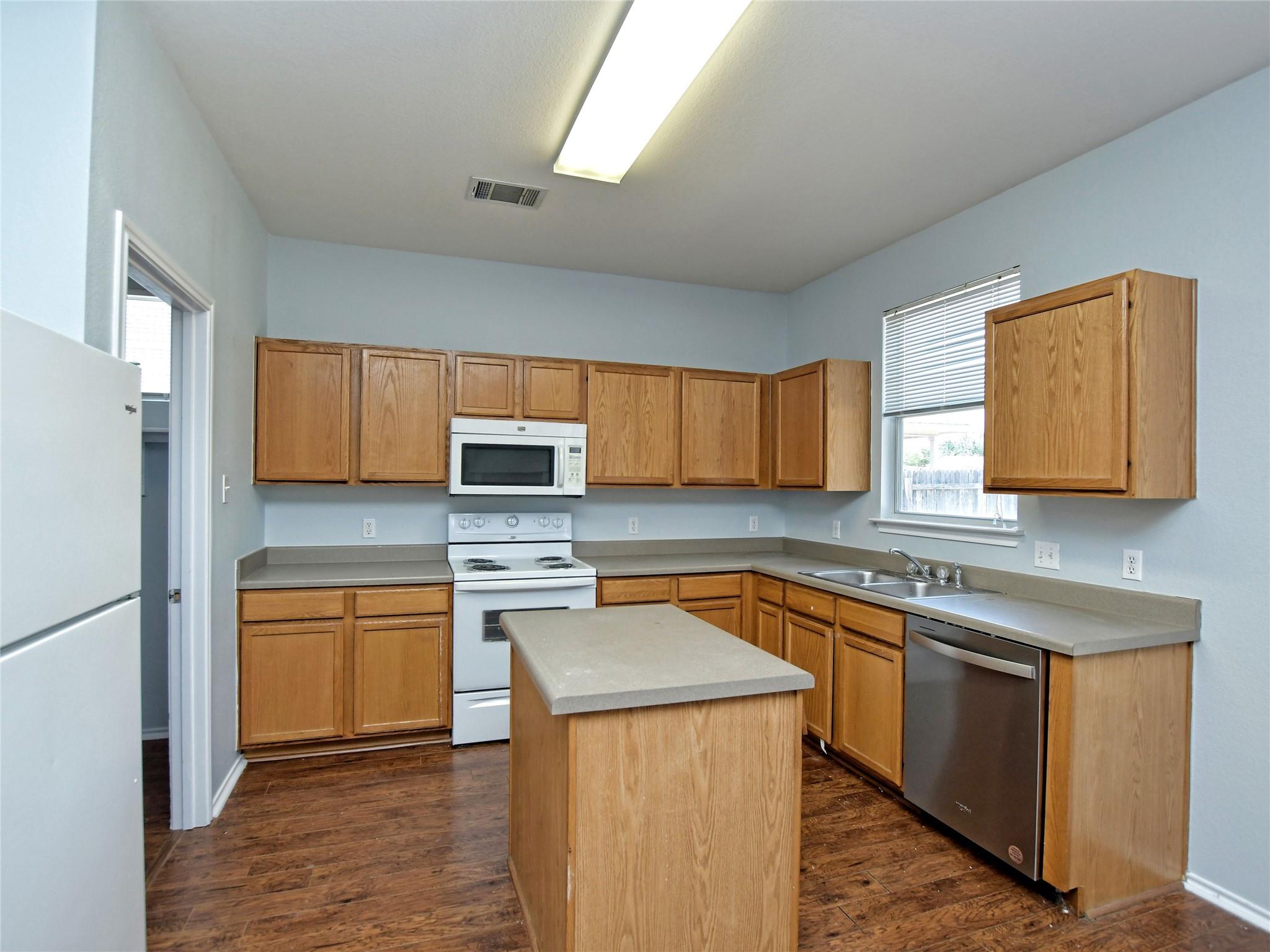 303 Banner Ave Property Photo 11