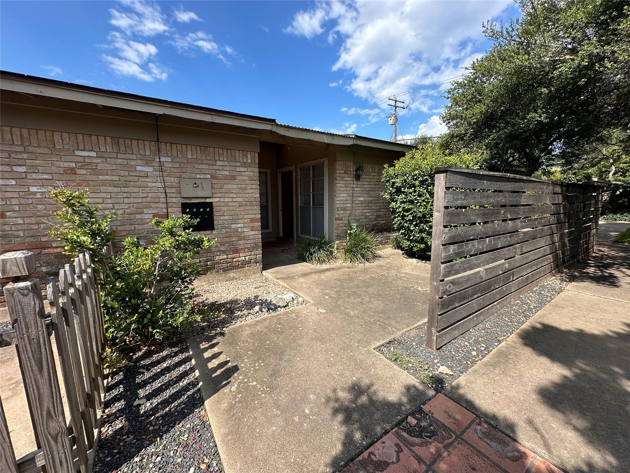 3418 Willowrun Dr #2 Property Photo 1