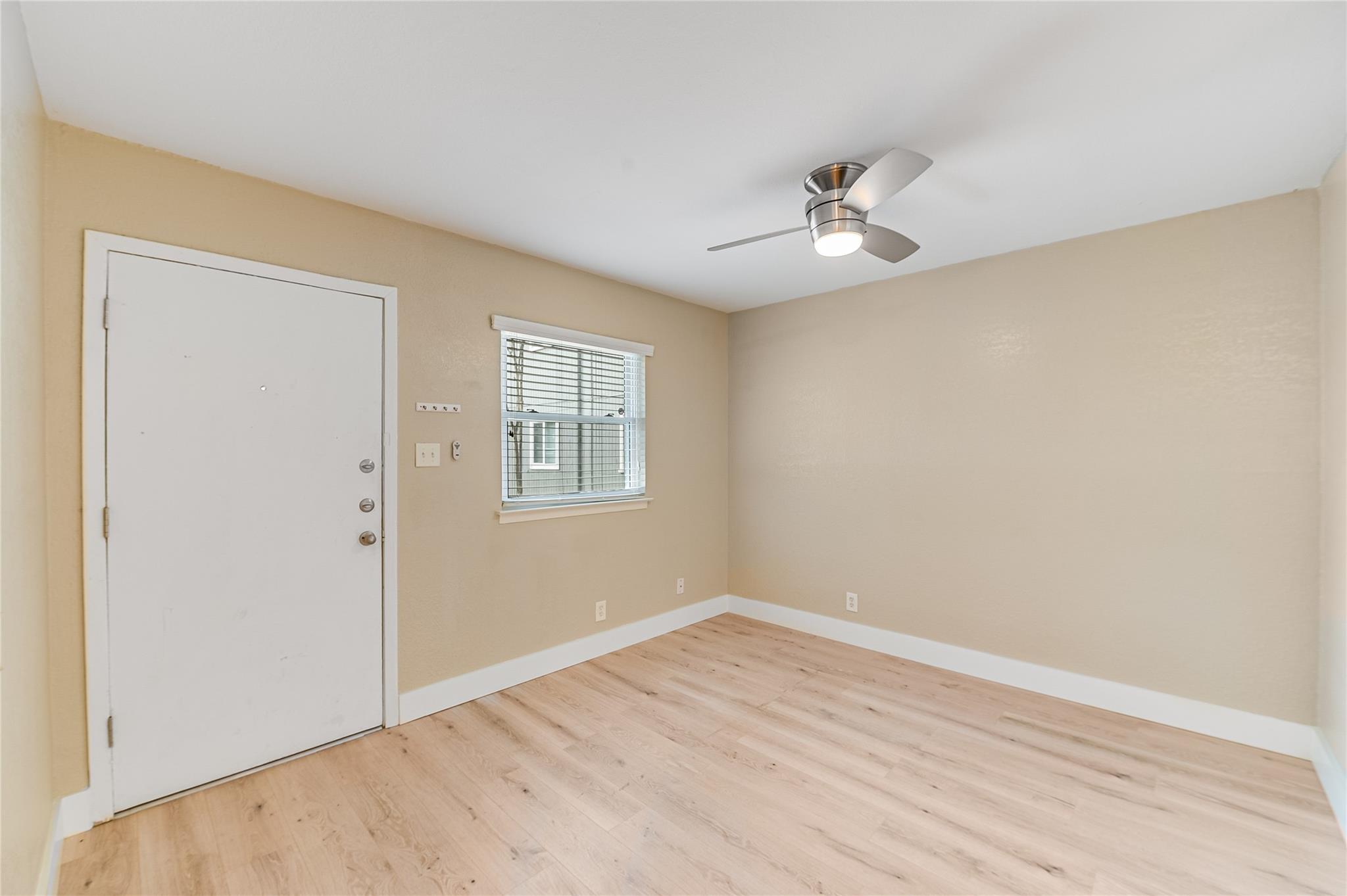 2401 Manor Rd #131 Property Photo 5
