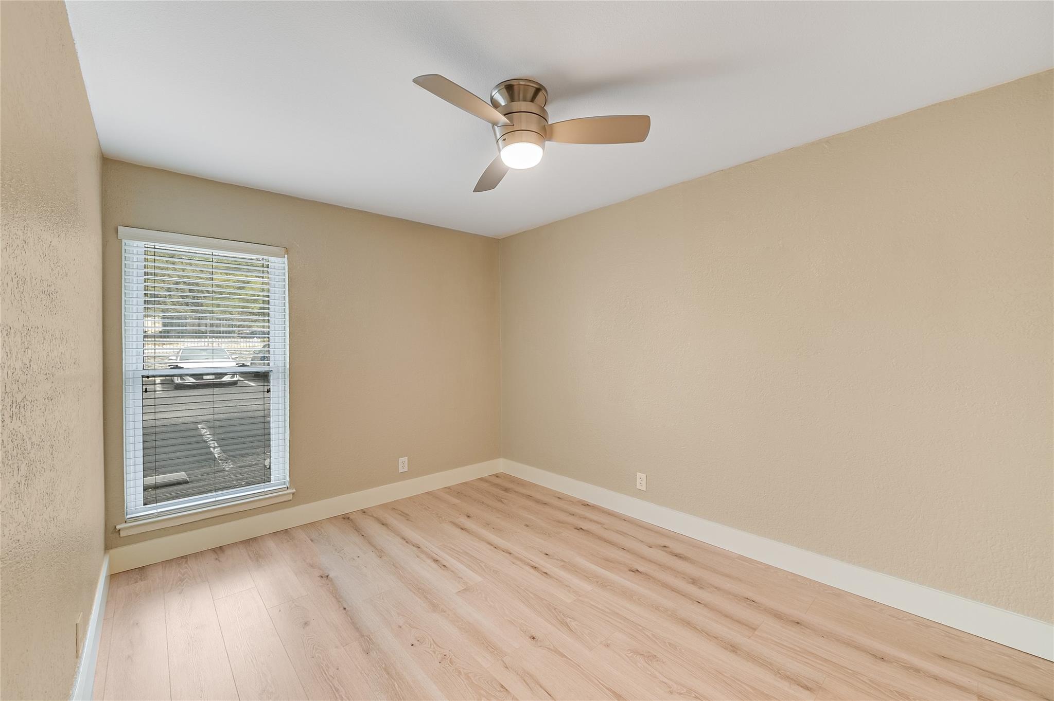 2401 Manor Rd #131 Property Photo 13