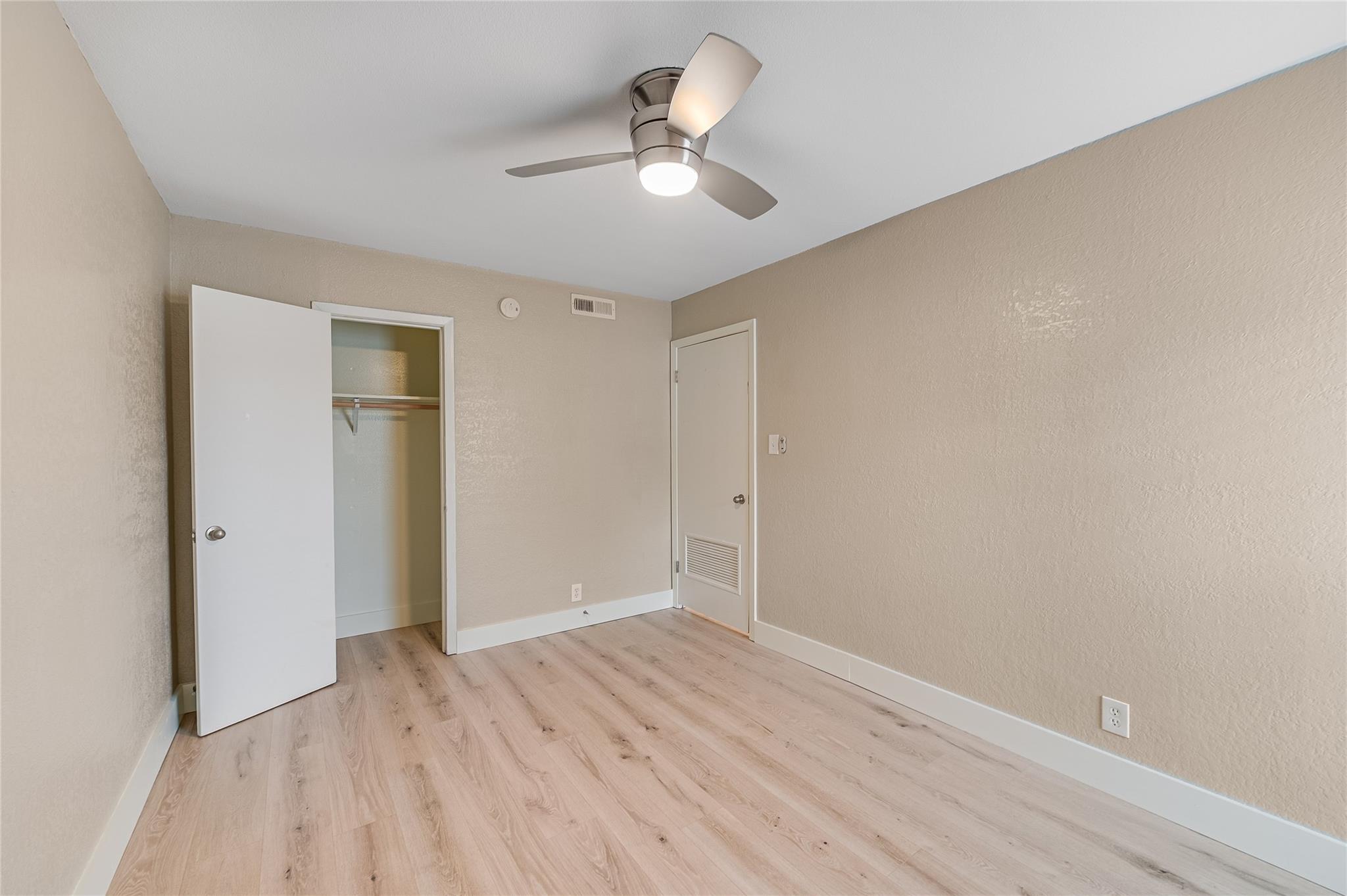 2401 Manor Rd #131 Property Photo 14
