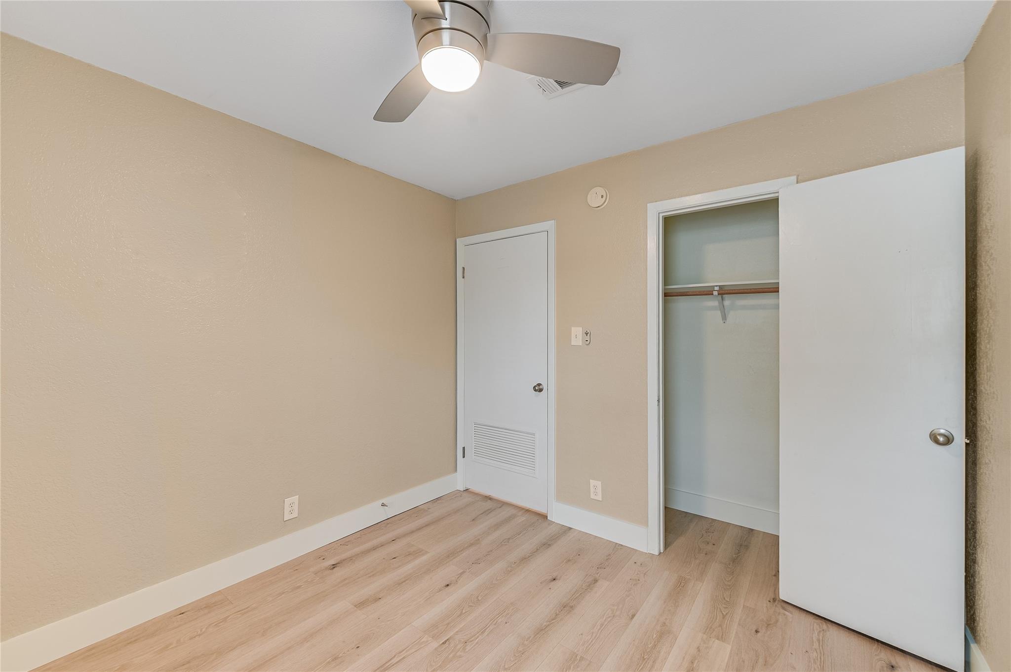 2401 Manor Rd #131 Property Photo 17