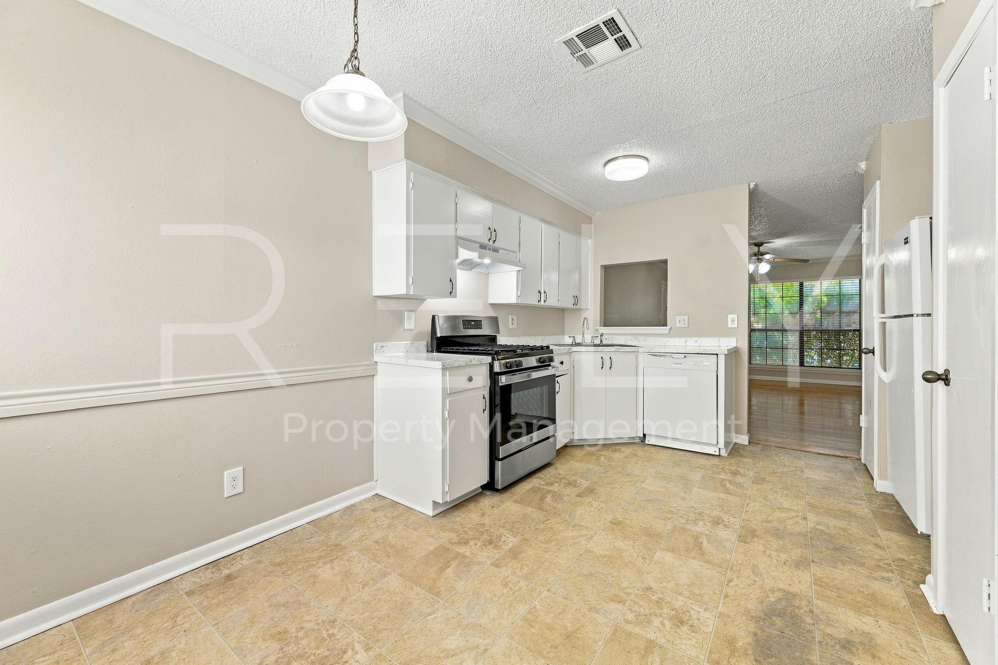 205 W William Cannon Dr #a Property Photo 5