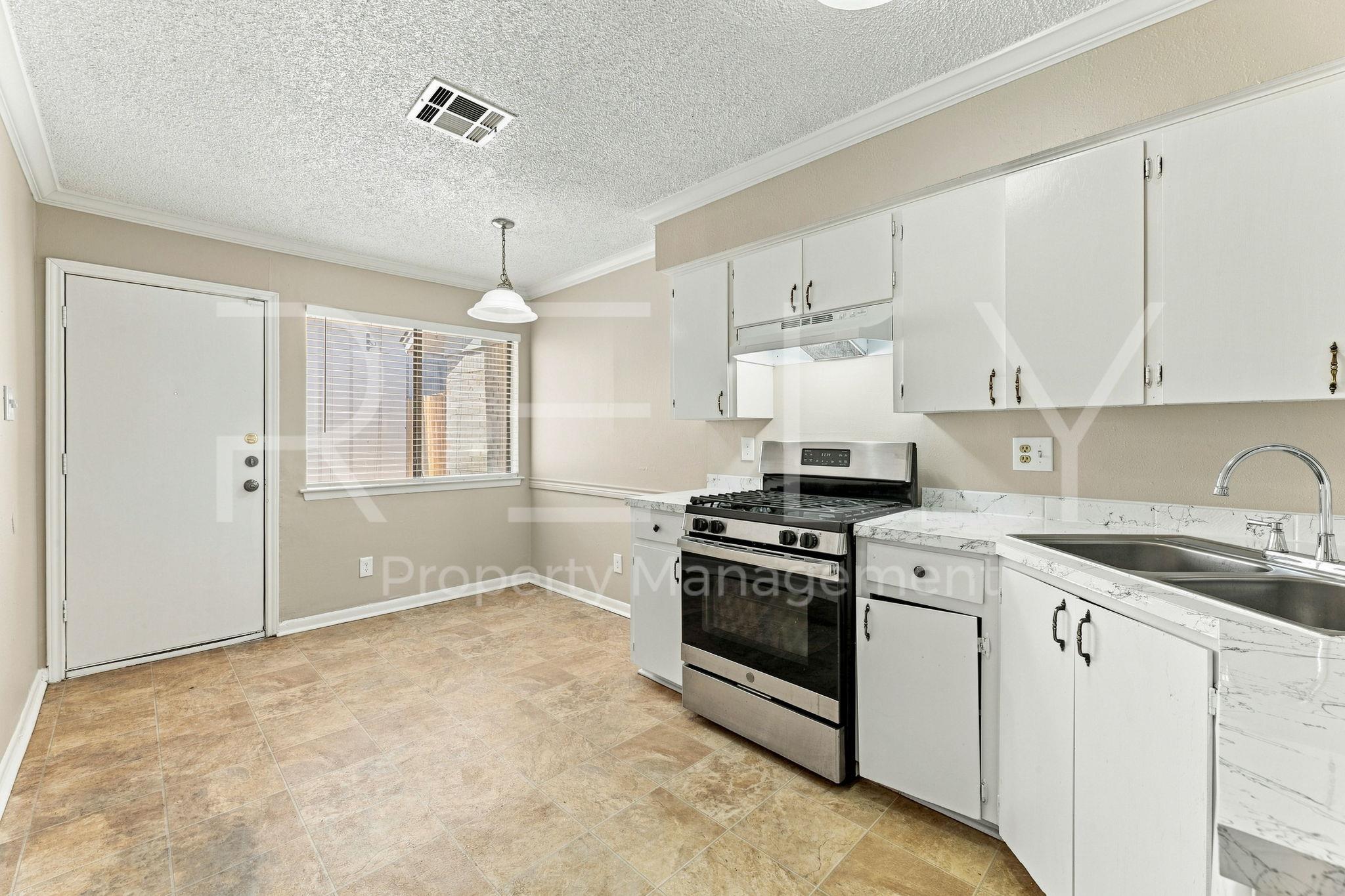 205 W William Cannon Dr #a Property Photo 8