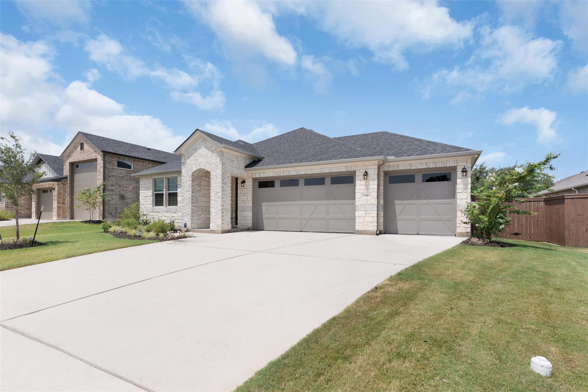 236 Firethorn Rd Property Photo 3