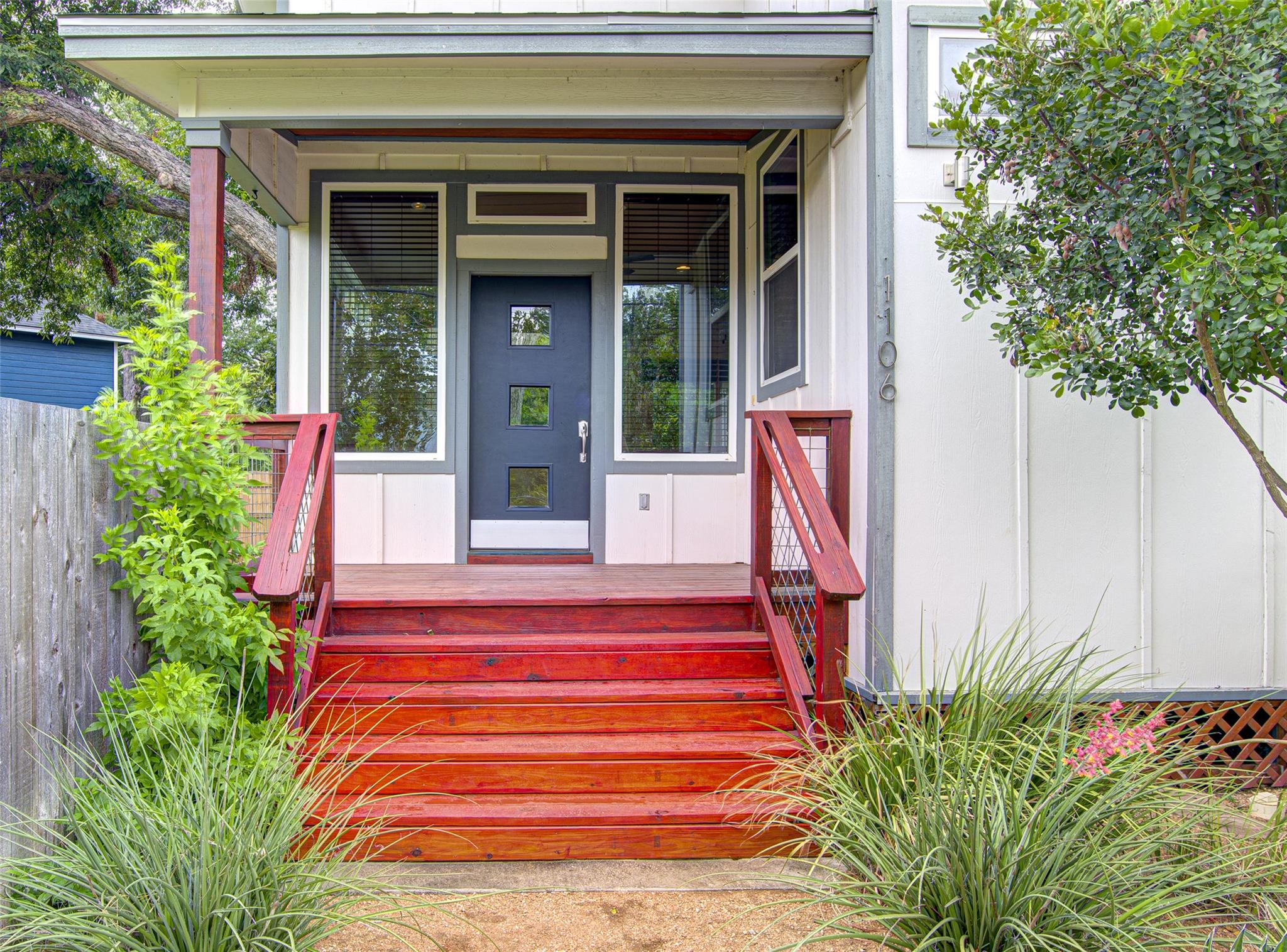 1106 Berger St Property Photo 4