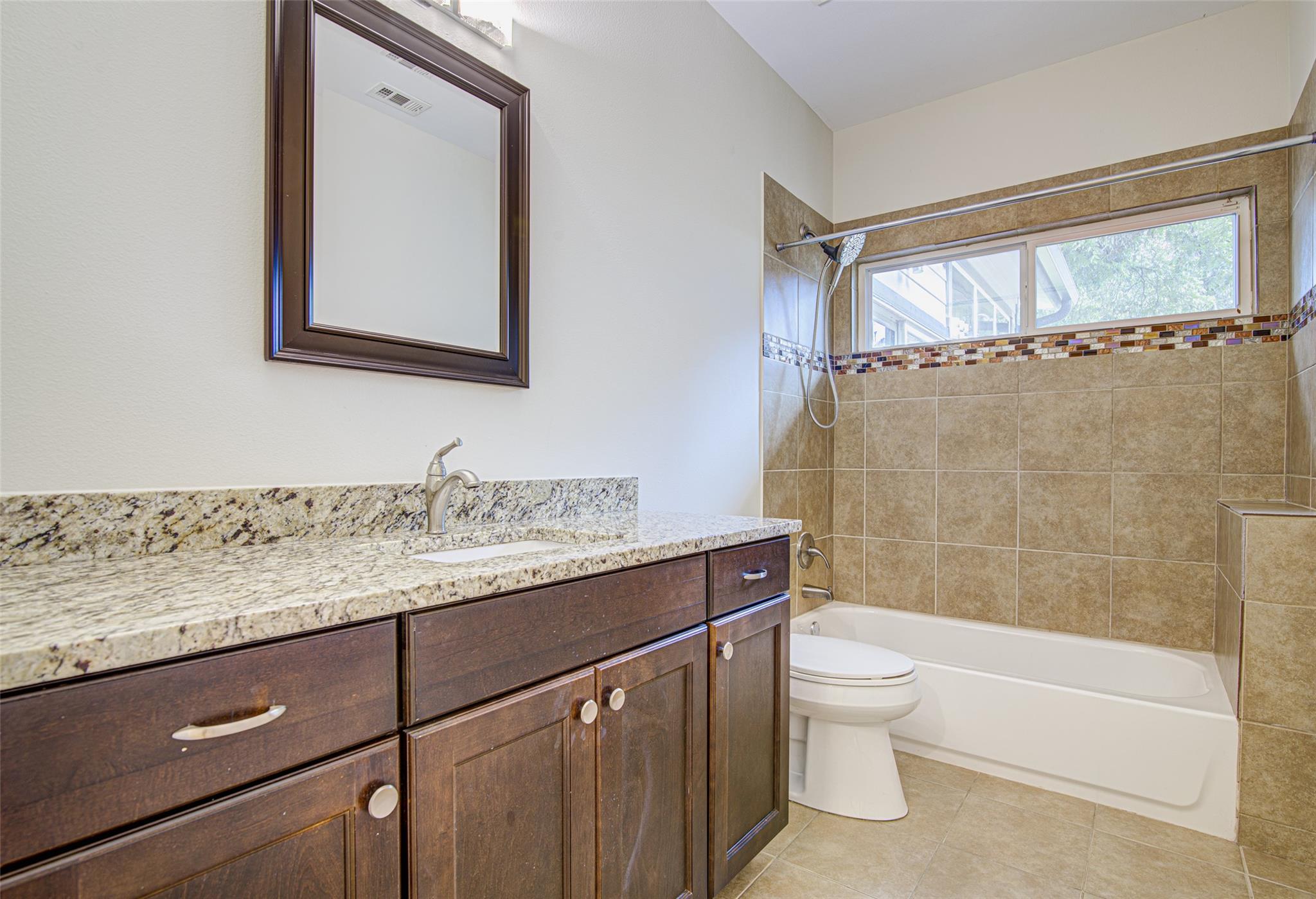 1106 Berger St Property Photo 18