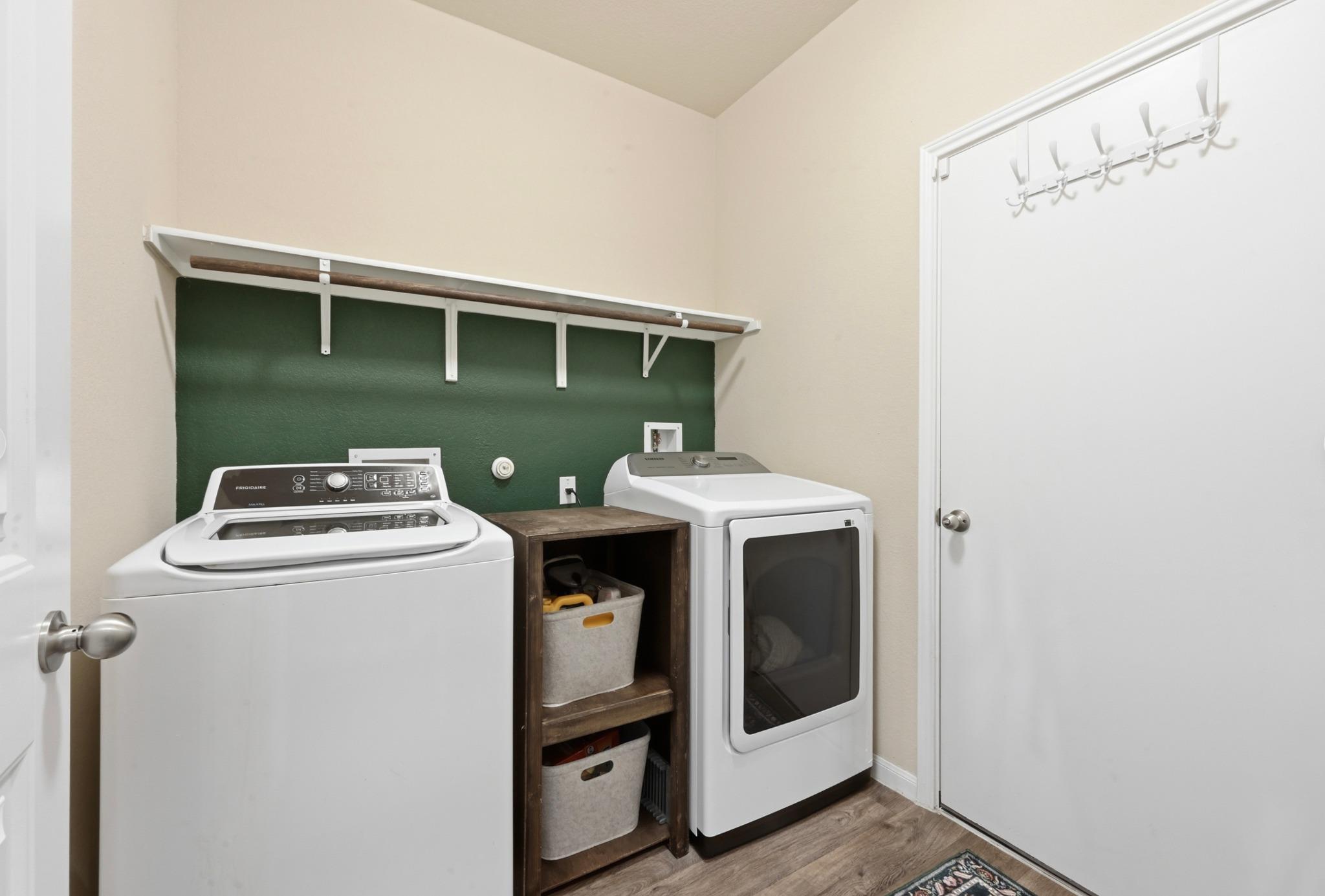 227 Hess Dr Property Photo 18