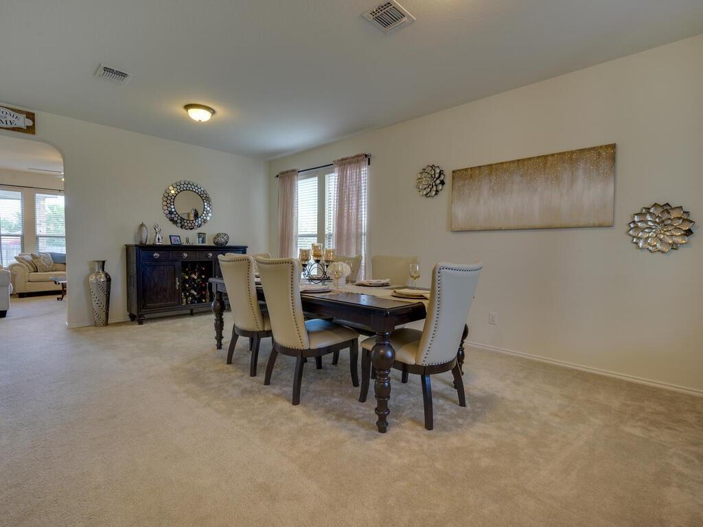 1304 Decatur Ct Property Photo 5