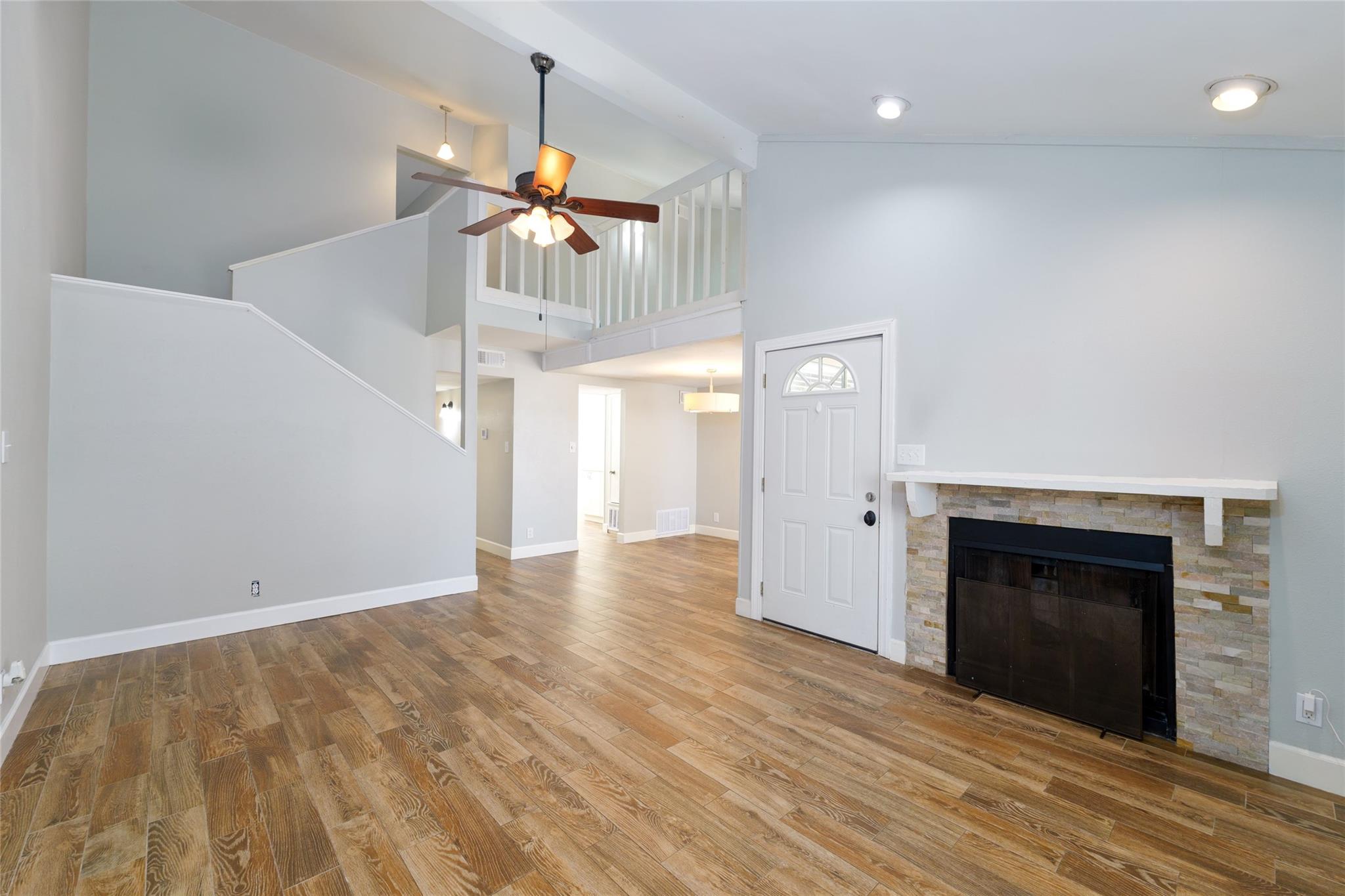 1702 Timber Ridge Dr Property Photo 3