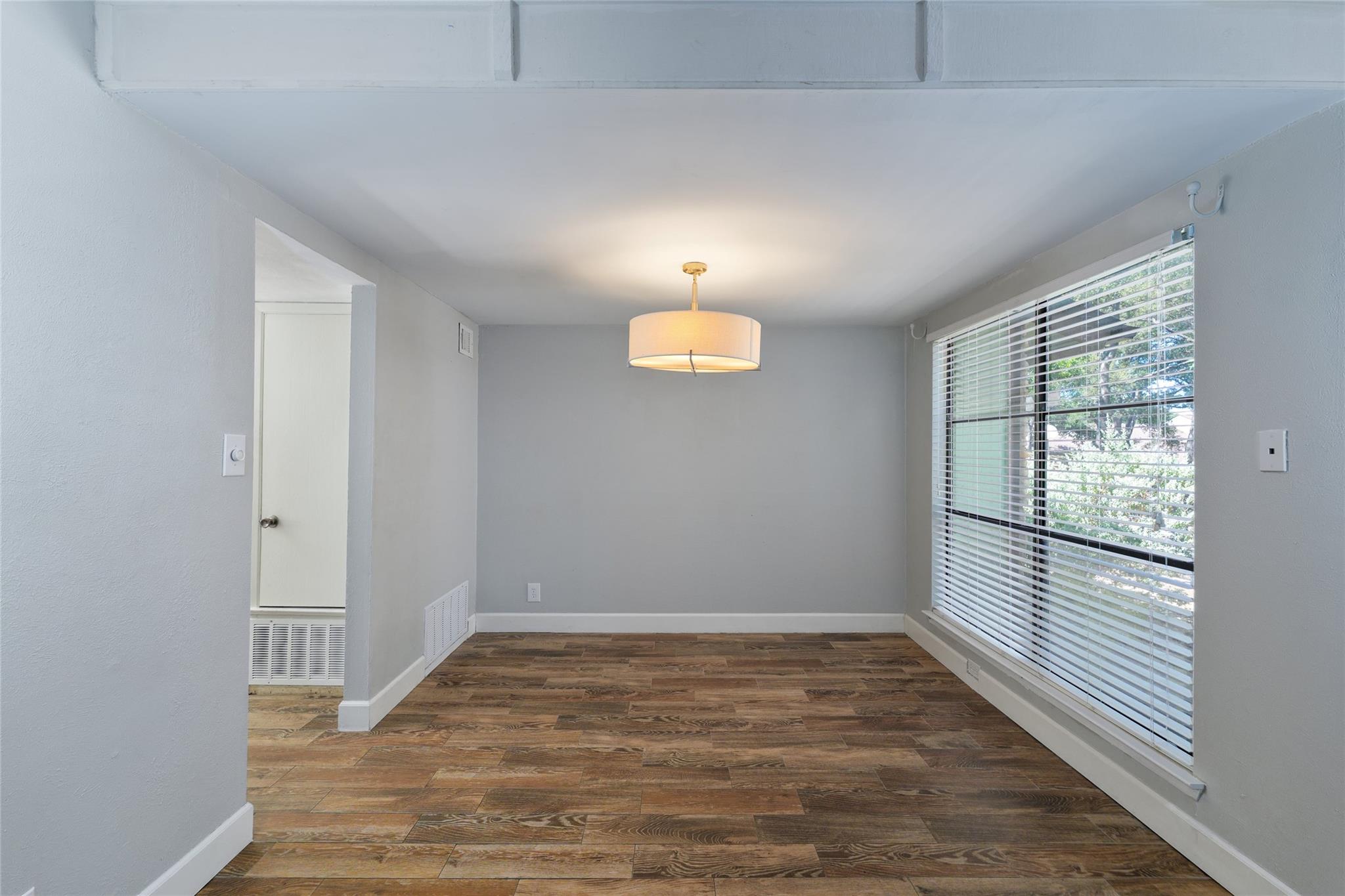 1702 Timber Ridge Dr Property Photo 6