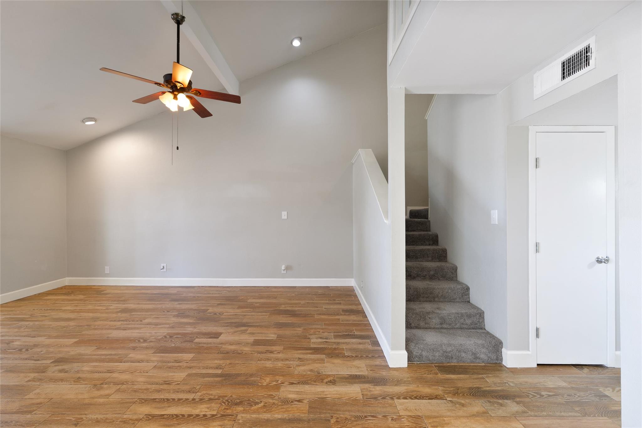 1702 Timber Ridge Dr Property Photo 8
