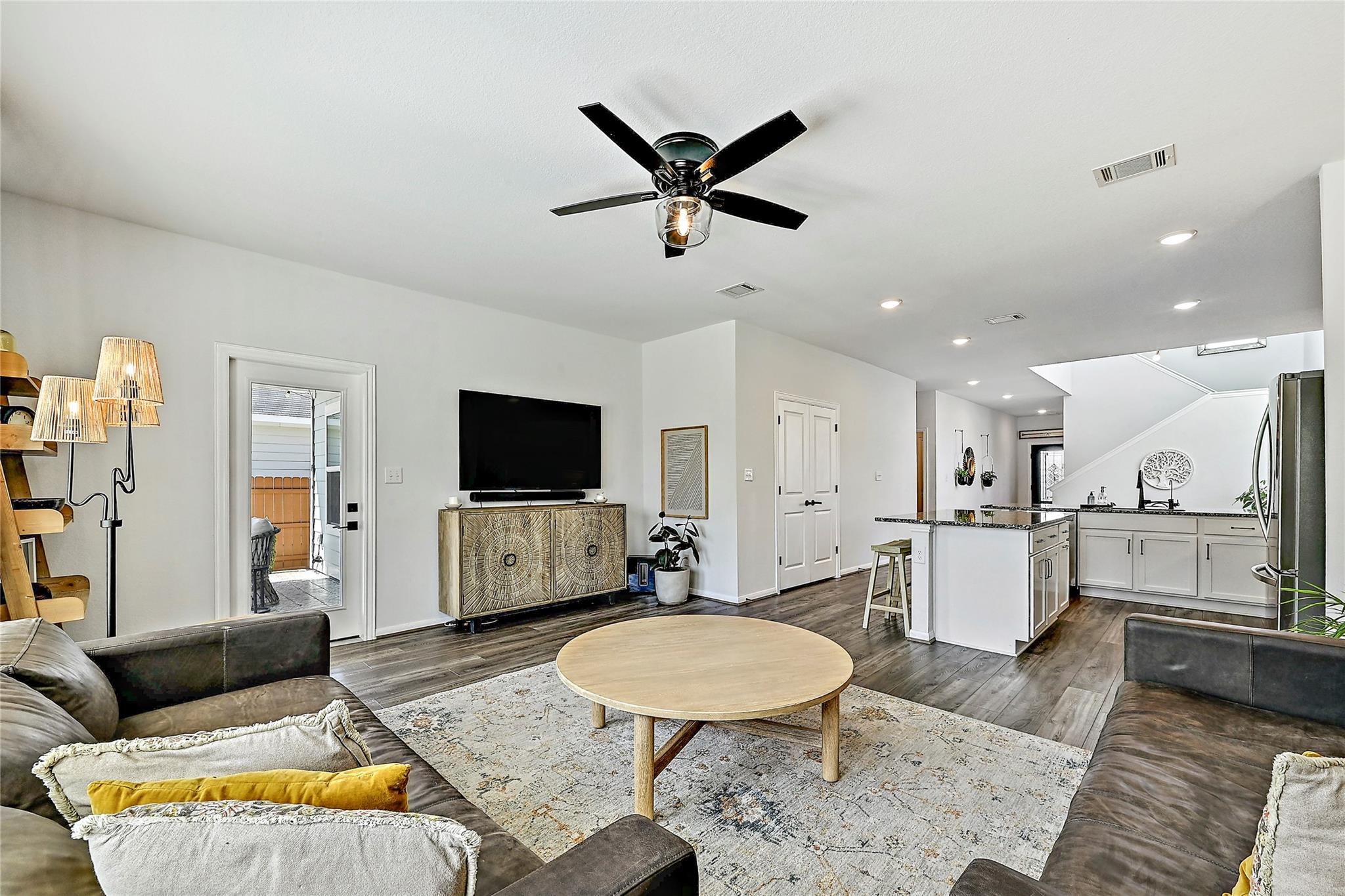 201 Greenthread Dr Property Photo 18