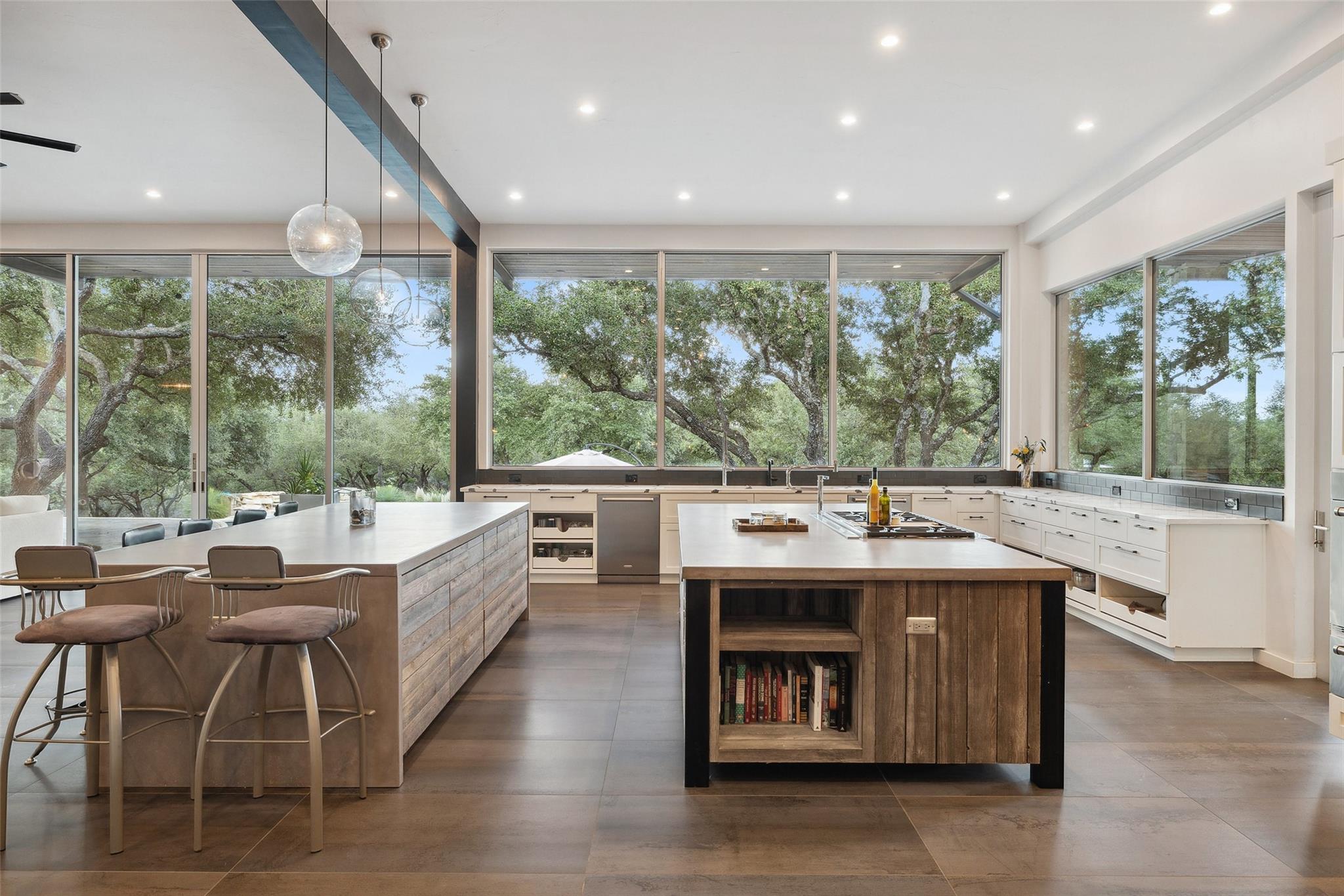 2412 Bee Creek Rd Property Photo 5