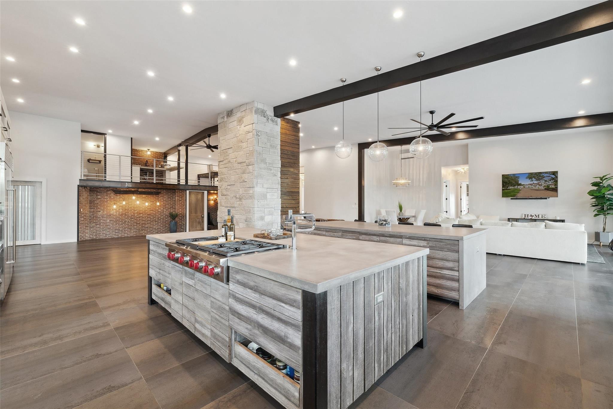 2412 Bee Creek Rd Property Photo 6