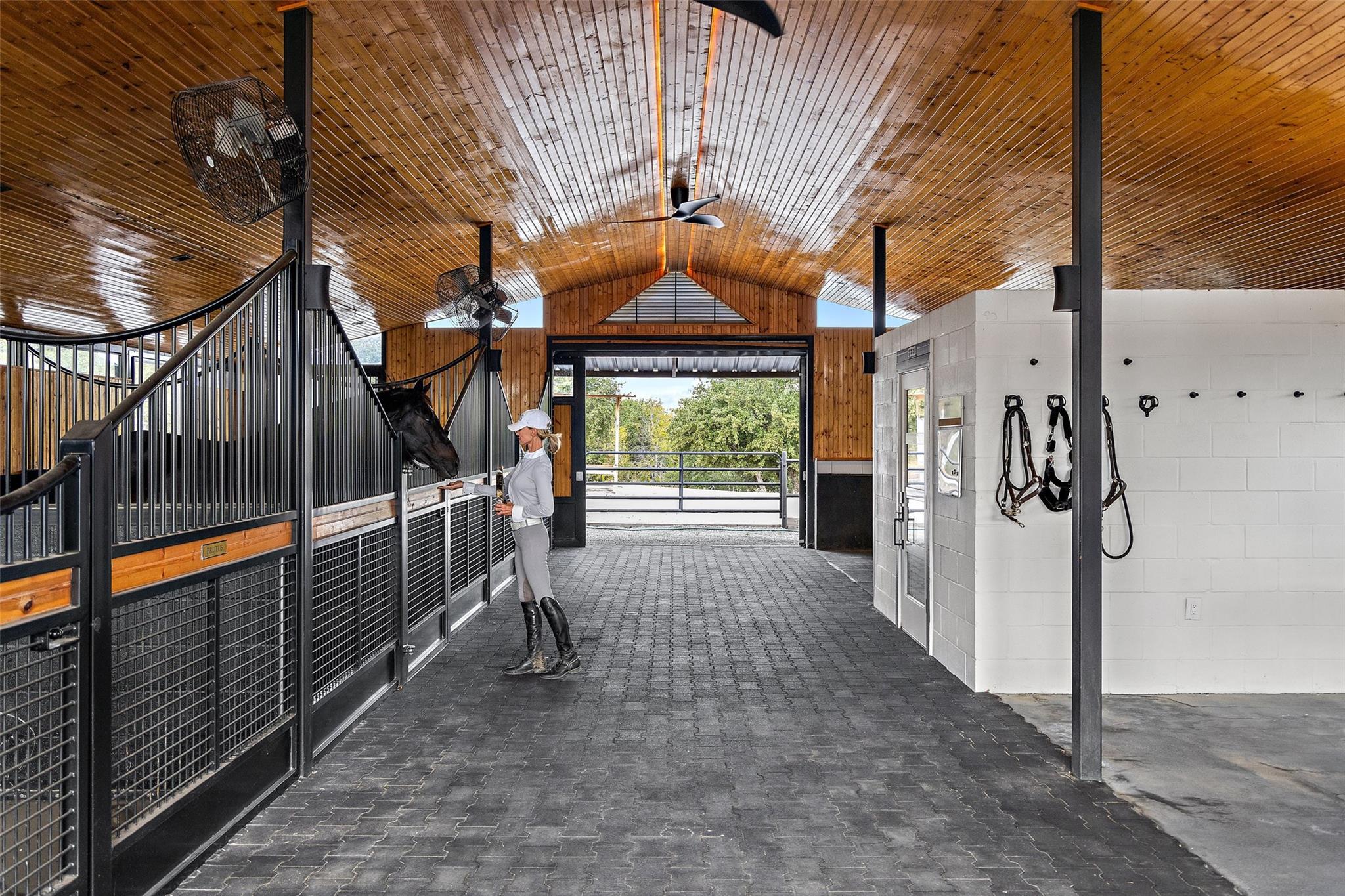 2412 Bee Creek Rd Property Photo 30